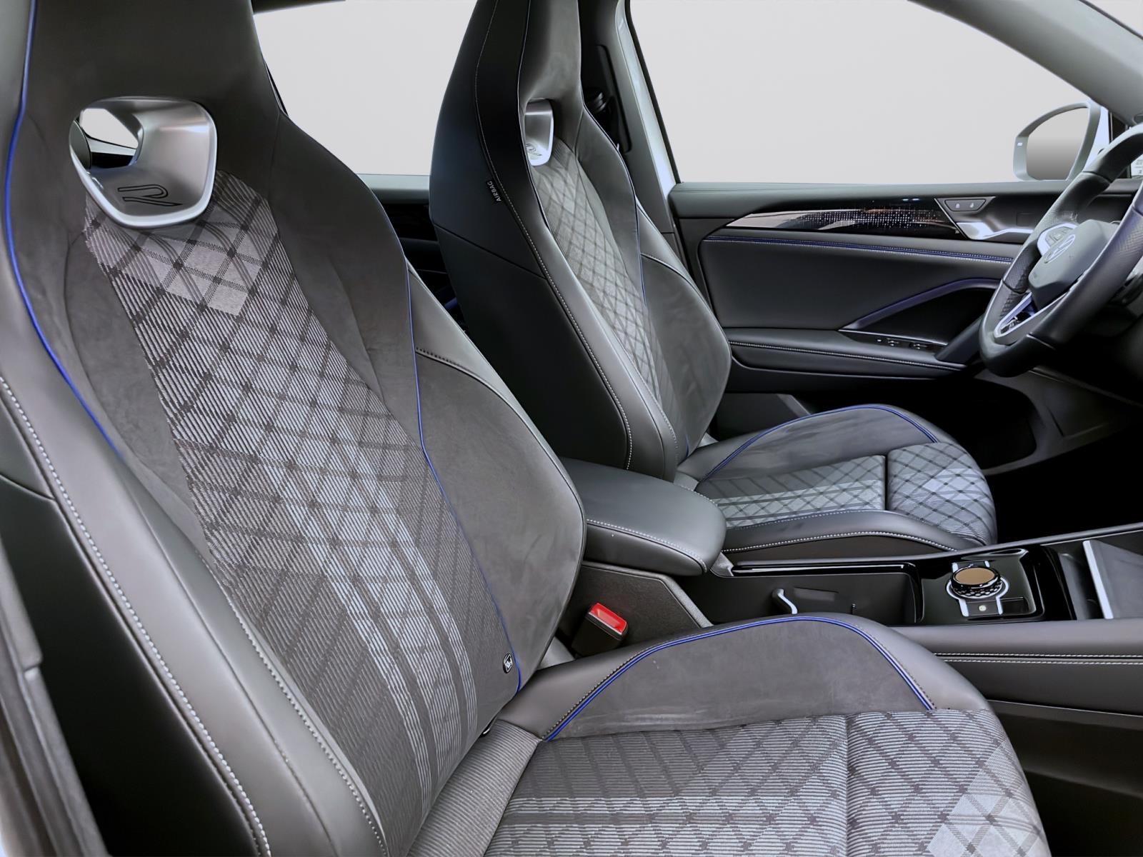 Bild 15: Volkswagen Tiguan 2.0 TDI DSG R-LINE AHK NAVI KAMERA HuD