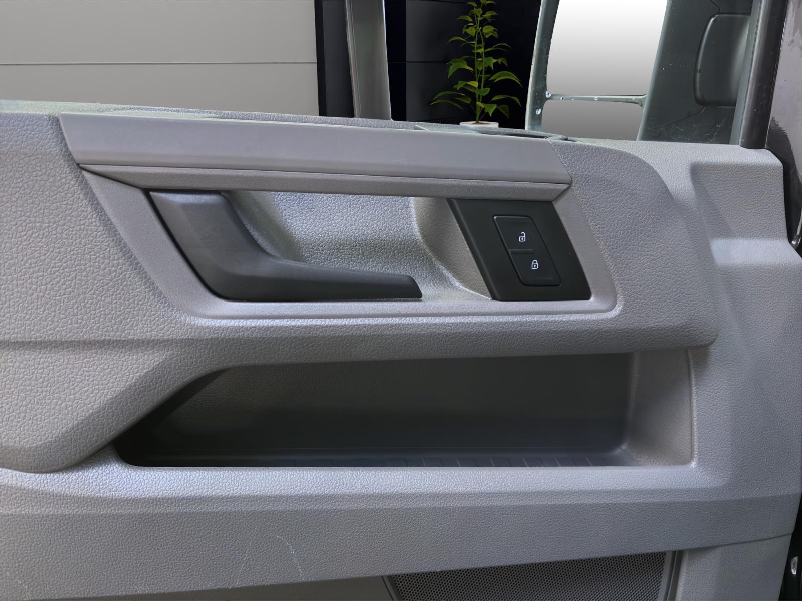 Bild 7: Volkswagen Crafter Kasten NF 35 2.0 TDI MR PDC KAMERA NAVI SHZG