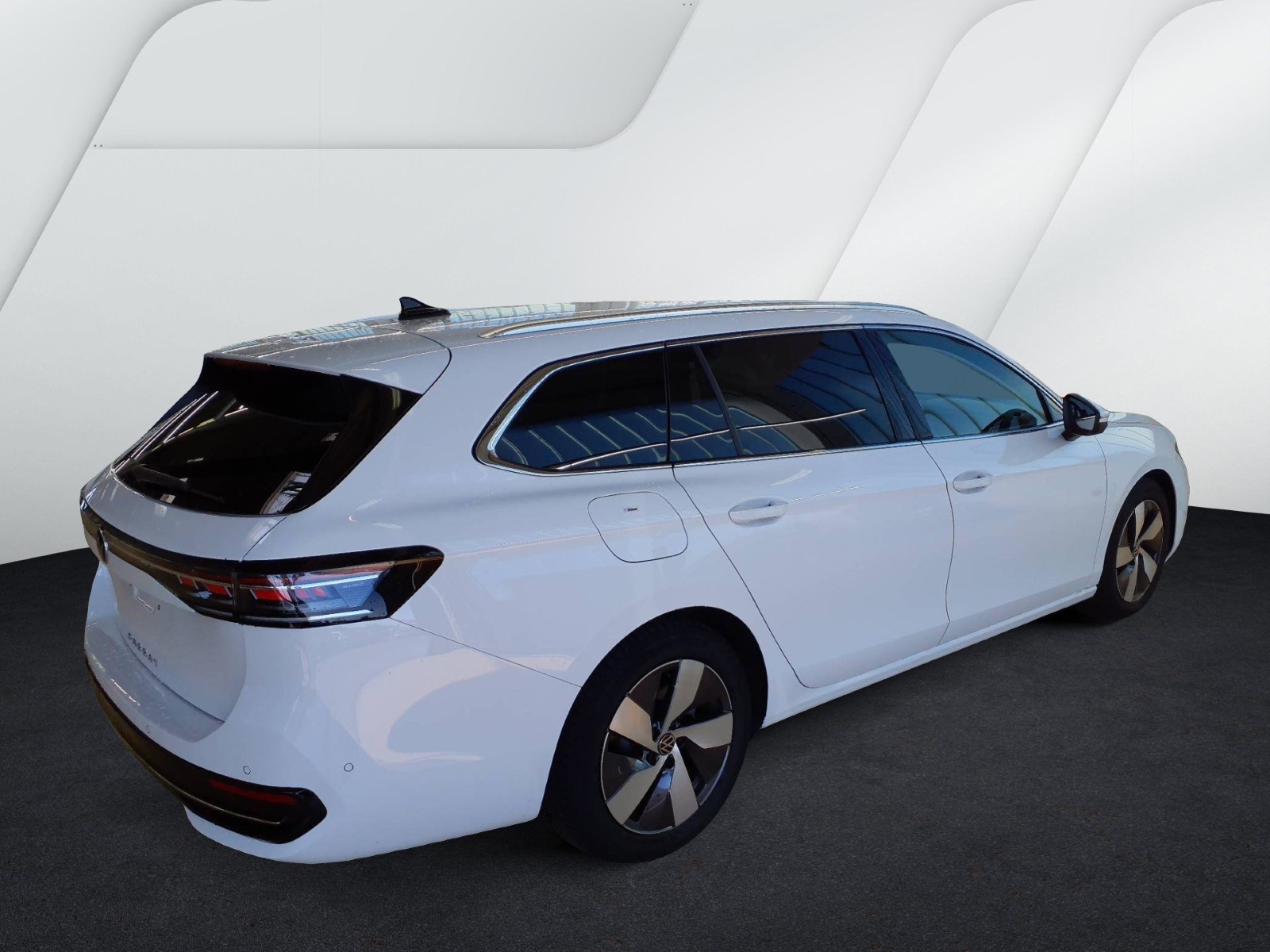 Bild 1: Volkswagen Passat Variant 2.0 TDI DSG ELEGANCE AHK NAVI PDC IQ.LIGHT