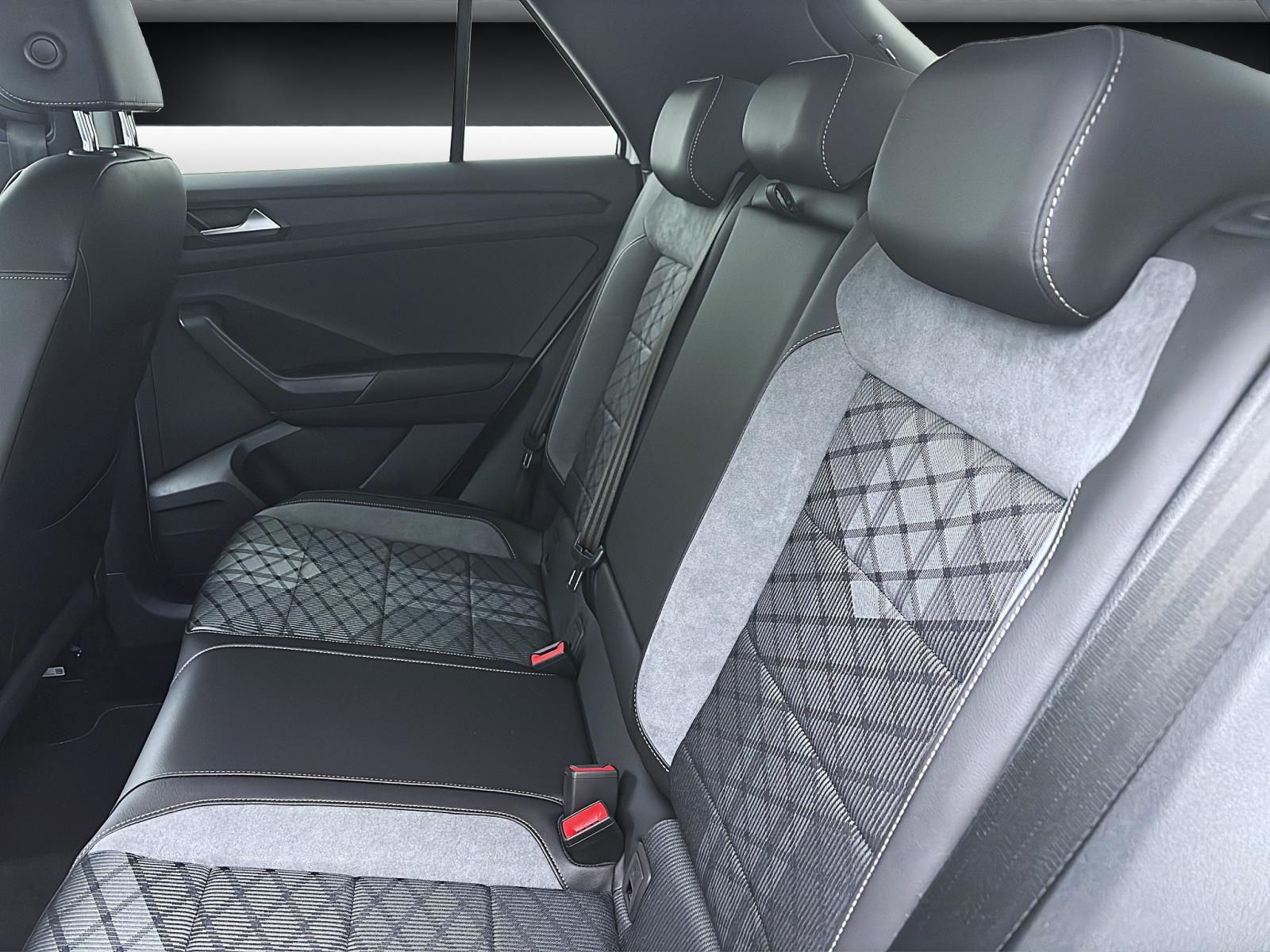 Bild 13: Volkswagen T-Roc 2.0 TSI DSG 4M R-LINE KLIMA PANO AHK ACC