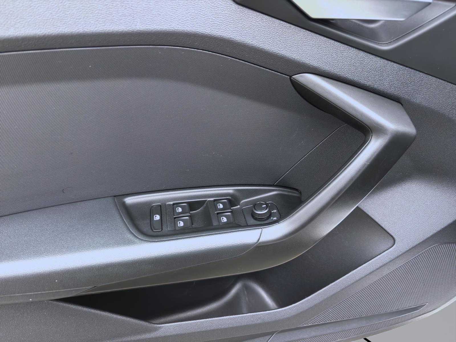 Bild 9: Audi A1 Sportback 25 TFSI SITZHZG PDC MFL KLIMA