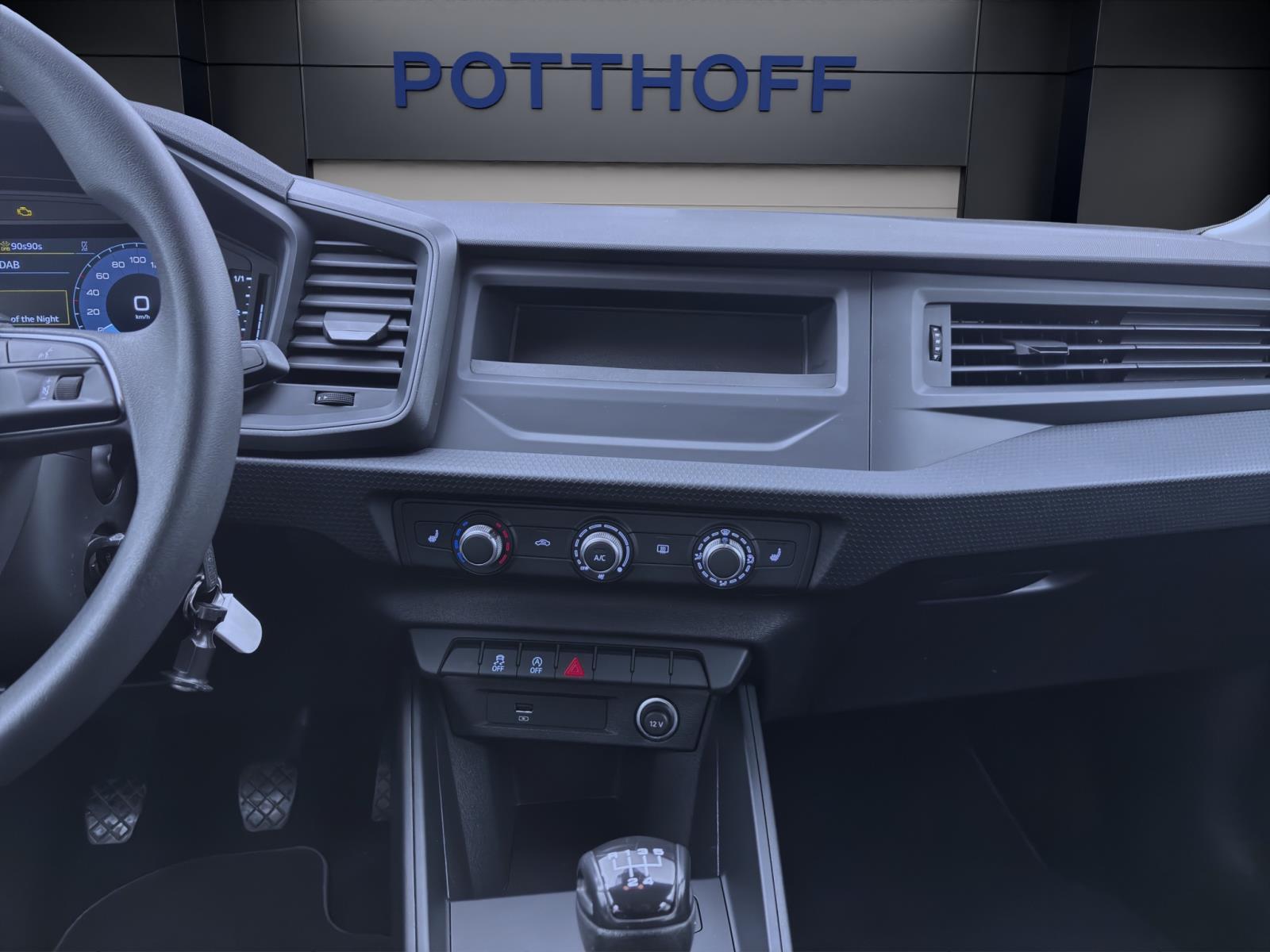 Bild 13: Audi A1 Sportback 25 TFSI SITZHZG PDC MFL KLIMA