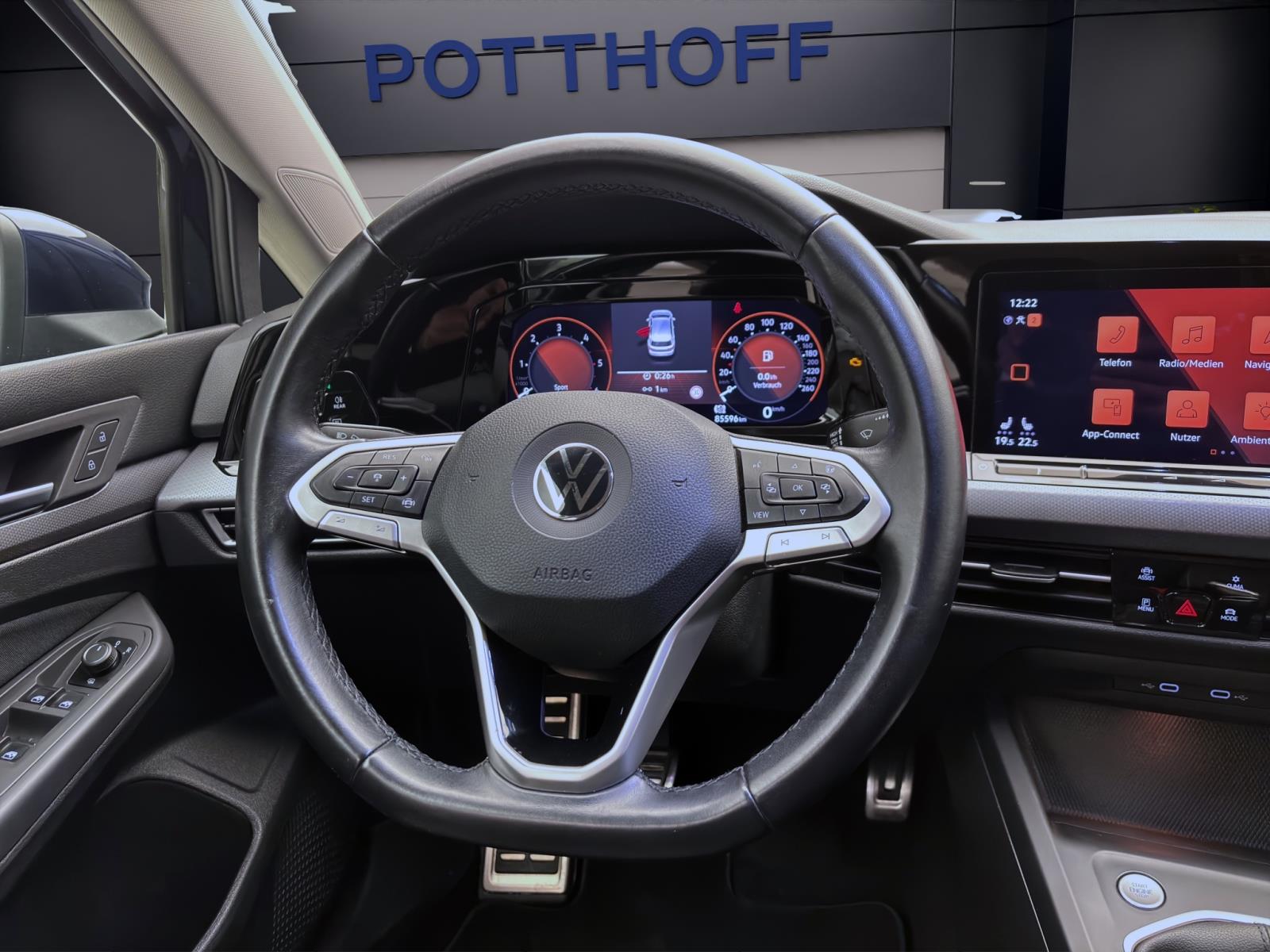 Bild 10: Volkswagen Golf 2.0 TDI ACTIVE PDC SITZHZG NAVI ACC KLIMA