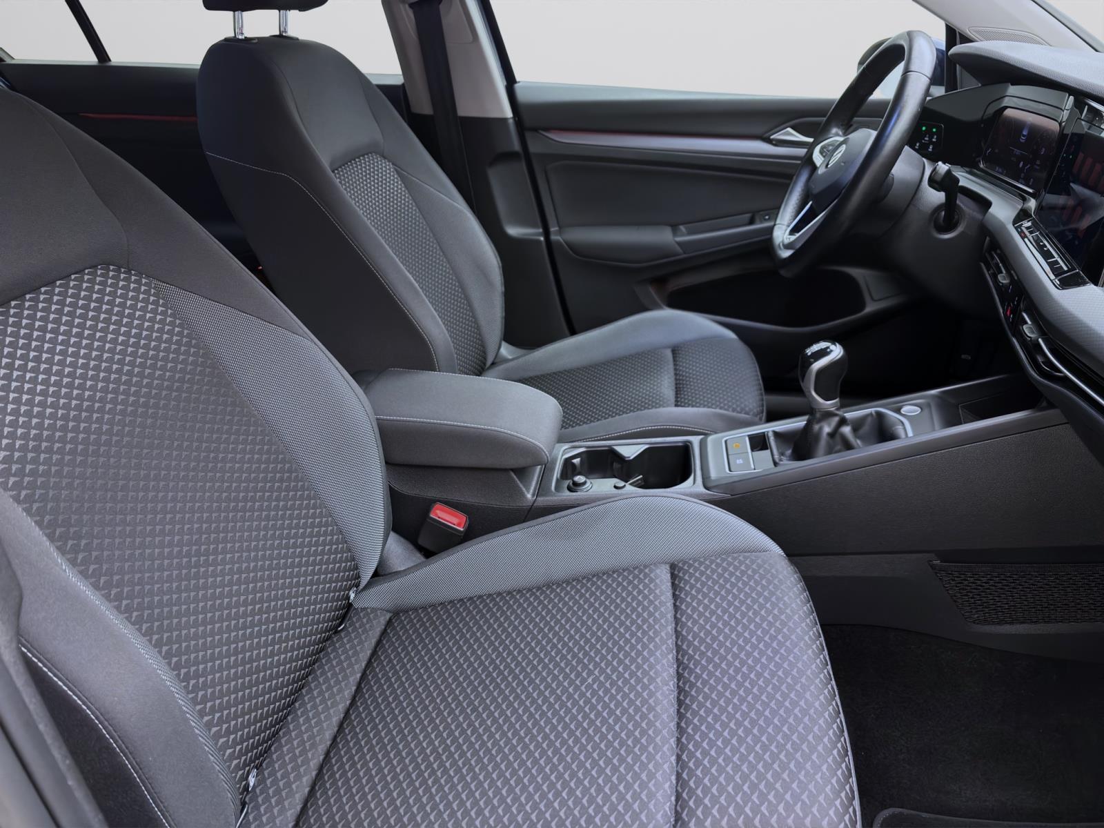 Bild 14: Volkswagen Golf 2.0 TDI ACTIVE PDC SITZHZG NAVI ACC KLIMA