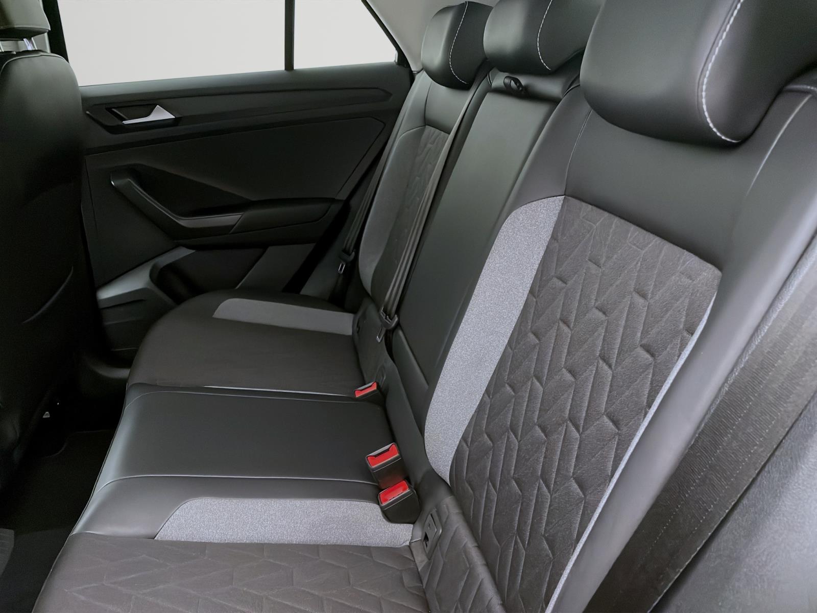 Bild 13: Volkswagen T-Roc 2.0 TDI DSG GOAL AHK NAVI ACC PDC LED+