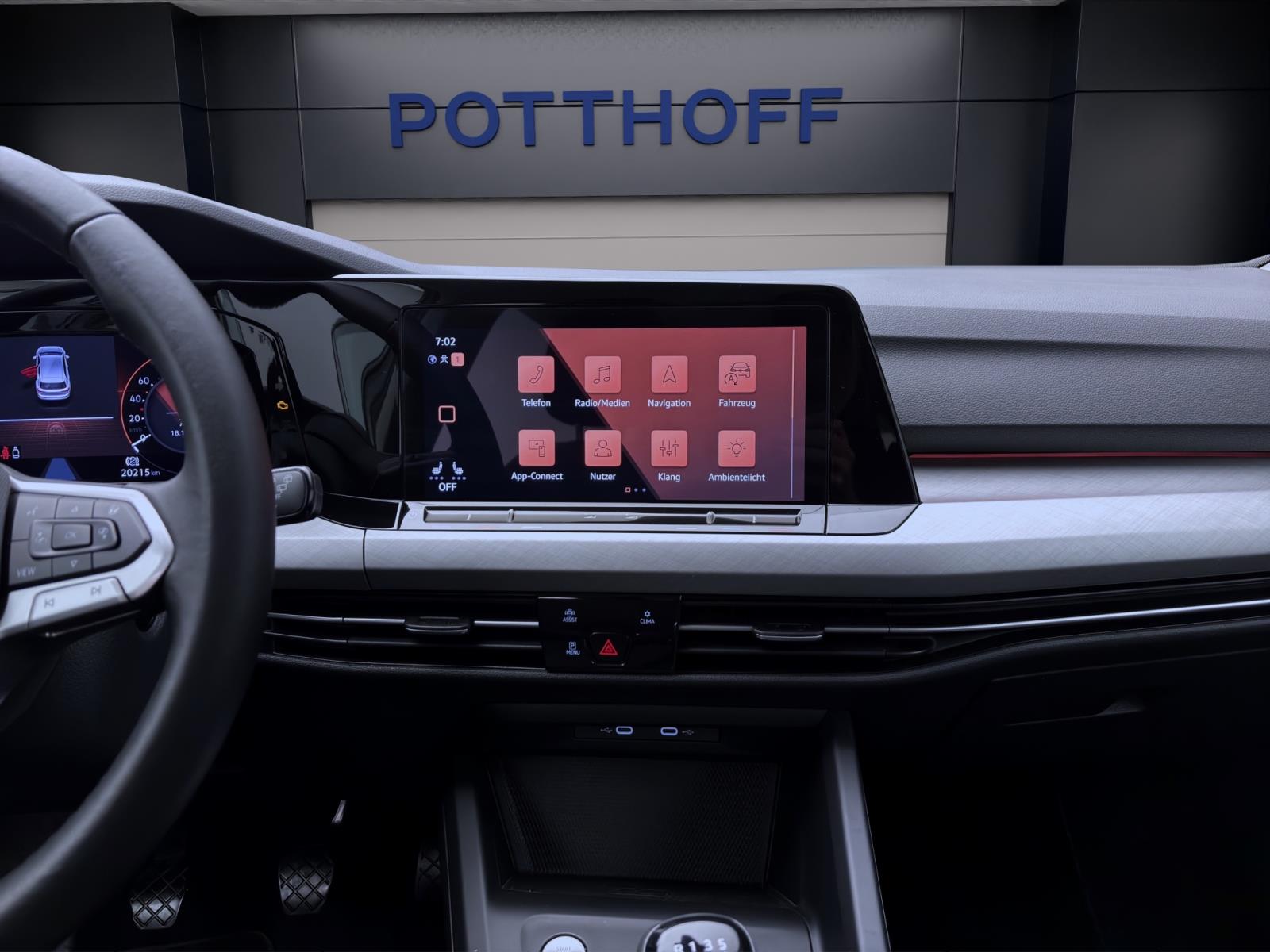 Bild 12: Volkswagen Golf 2.0 TDI LIFE NAVI PDC SITZHZG LED+