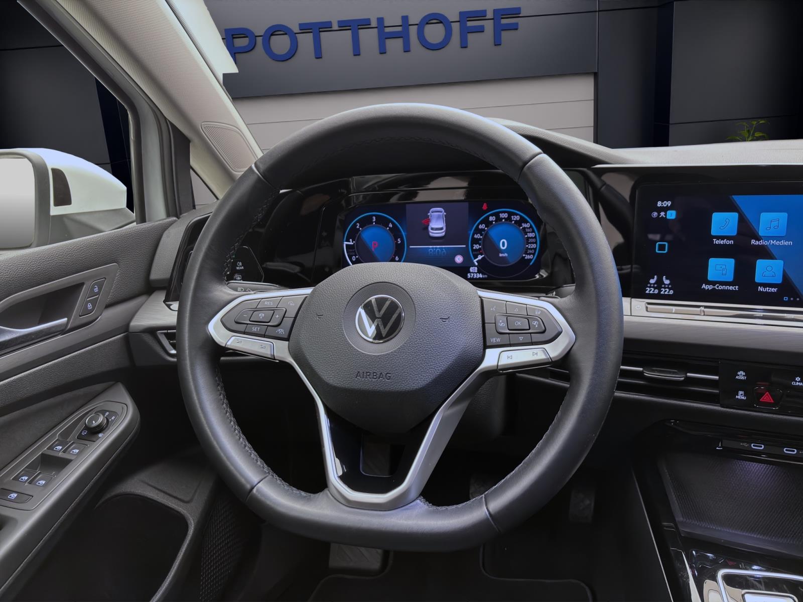 Bild 10: Volkswagen Golf 2.0 TDI DSG STYLE STANDHZG NAVI IQ.LIGHT