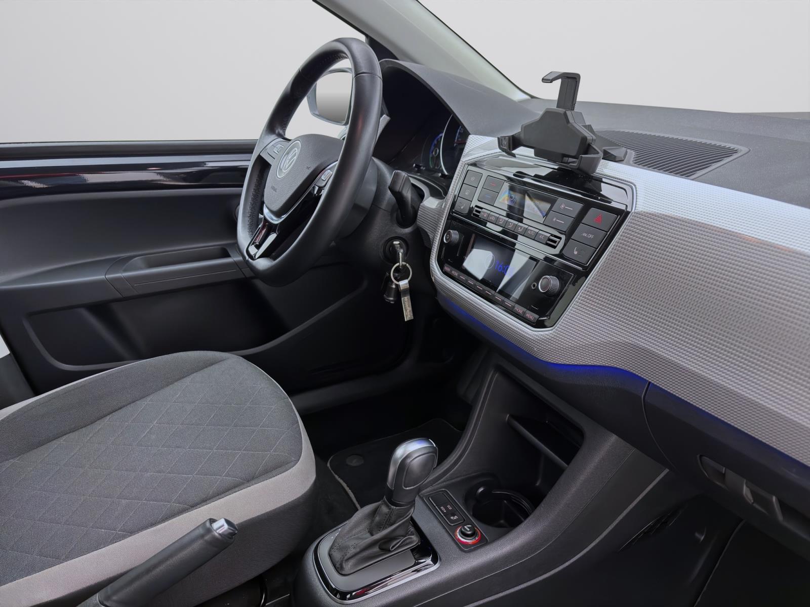 Bild 16: Volkswagen e-up! MAX KAMERA PDC KLIMA SITZHZG KLIMA