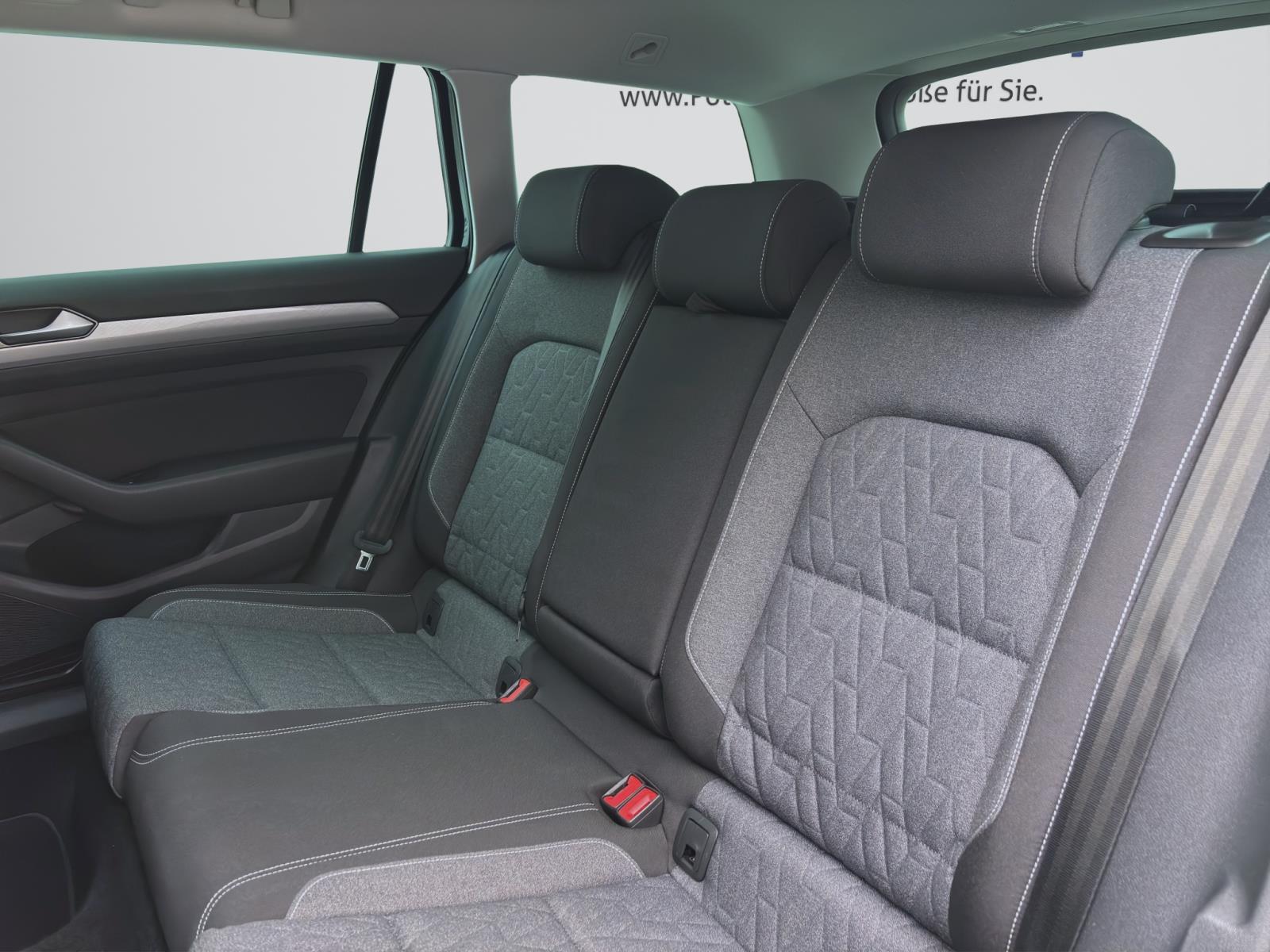 Bild 14: Volkswagen Passat Variant 1.5 TSI DSG BUSINESS AHK NAVI SITZHZG LED