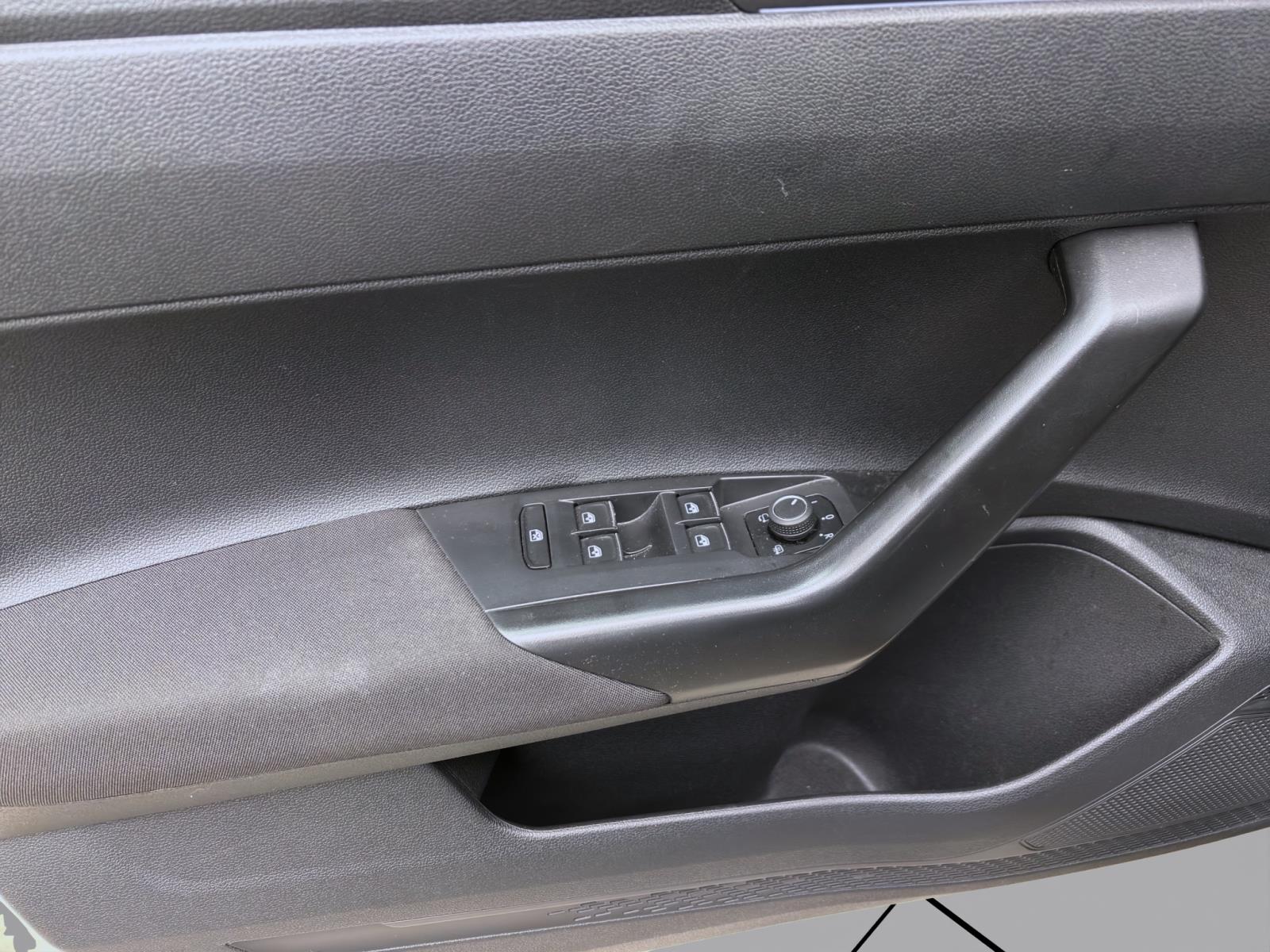 Bild 9: Volkswagen Taigo 1.0 TSI DSG R-LINE IQ.LIGHT PDC SITZHZG DAB+