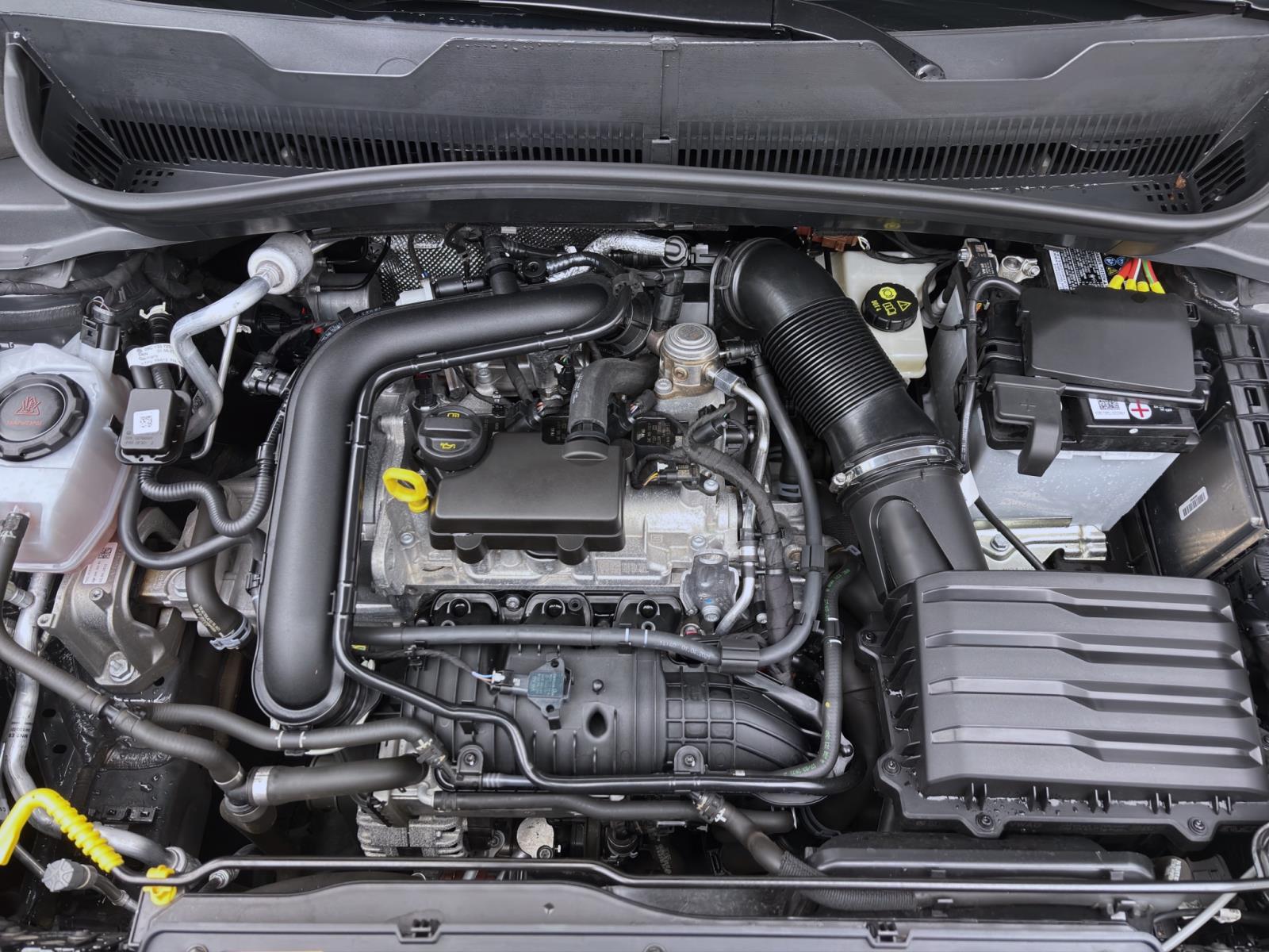 Bild 16: Volkswagen T-Cross 1.0 TSI LIFE PDC SITZHZG KLIMA LM16