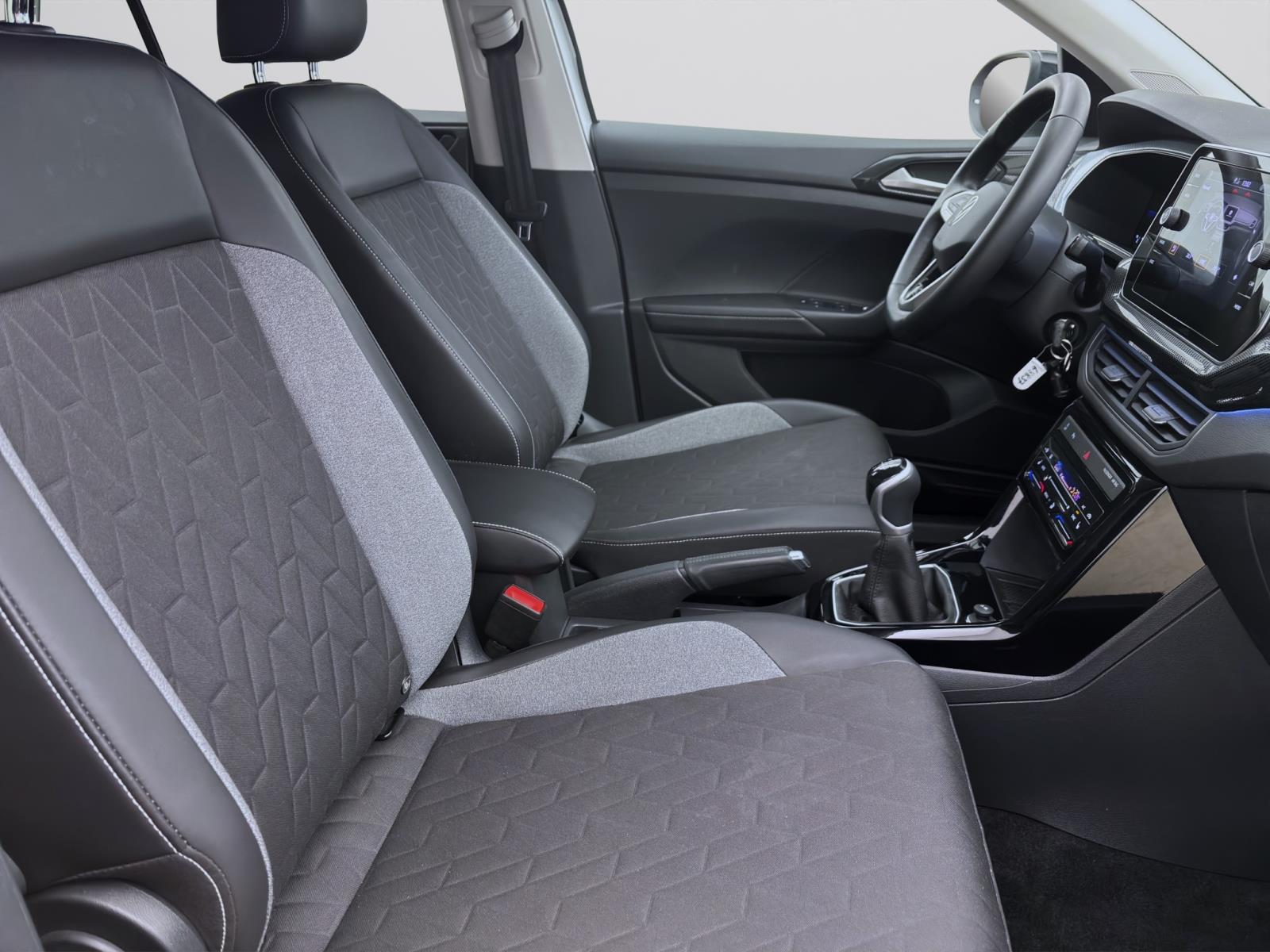 Bild 15: Volkswagen T-Cross 1.0 TSI GOAL NAVI KLIMA PDC SHZG