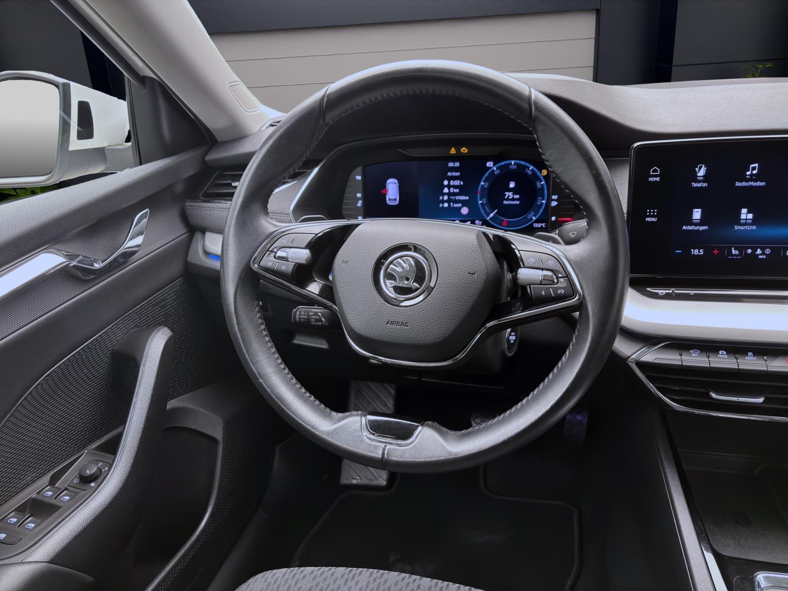 Bild 10: Skoda Octavia Combi 2.0 TDI DSG STYLE AHK NAVI PDC SITZHZG