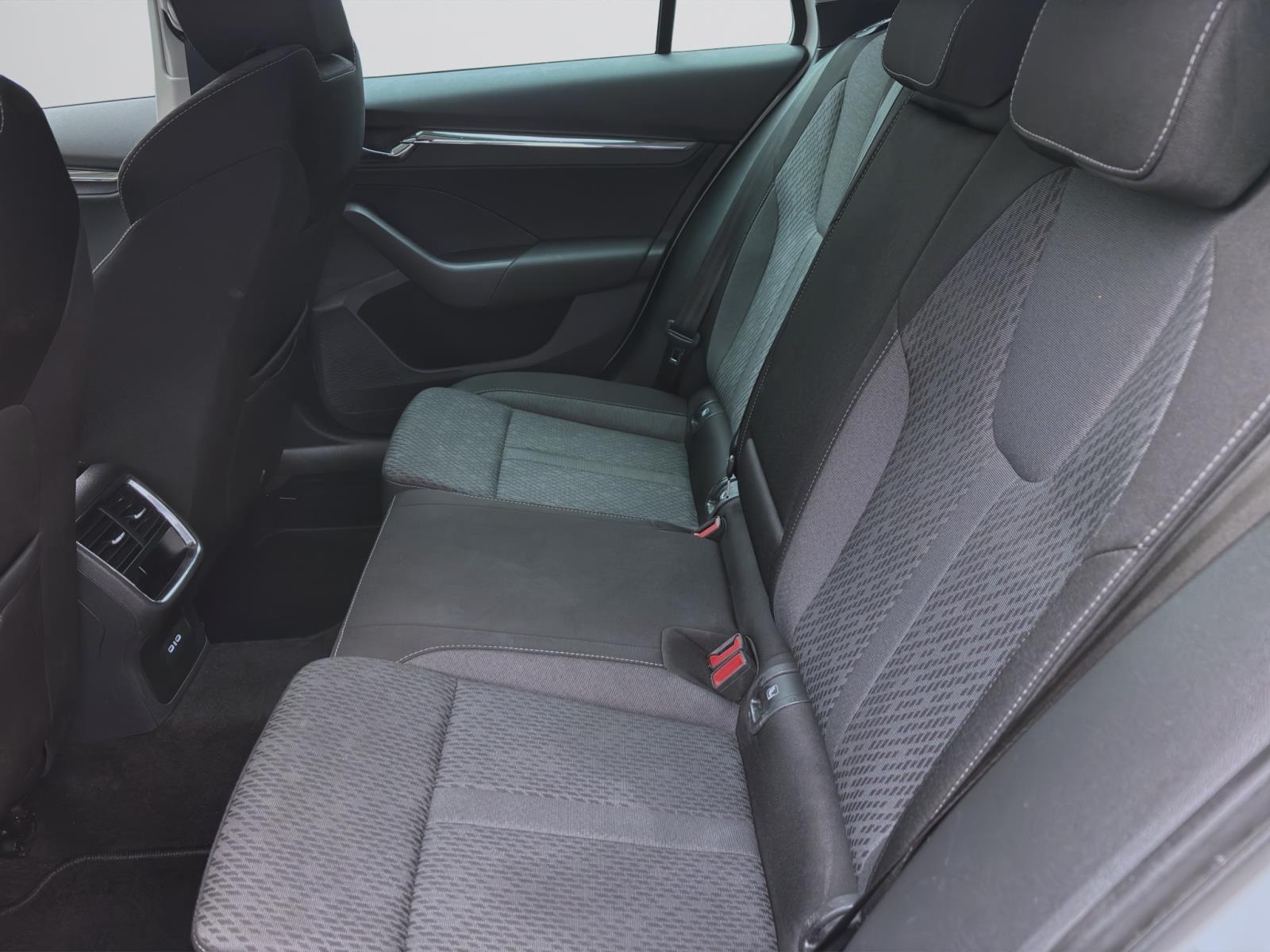 Bild 13: Skoda Octavia Combi 2.0 TDI DSG STYLE AHK NAVI PDC SITZHZG