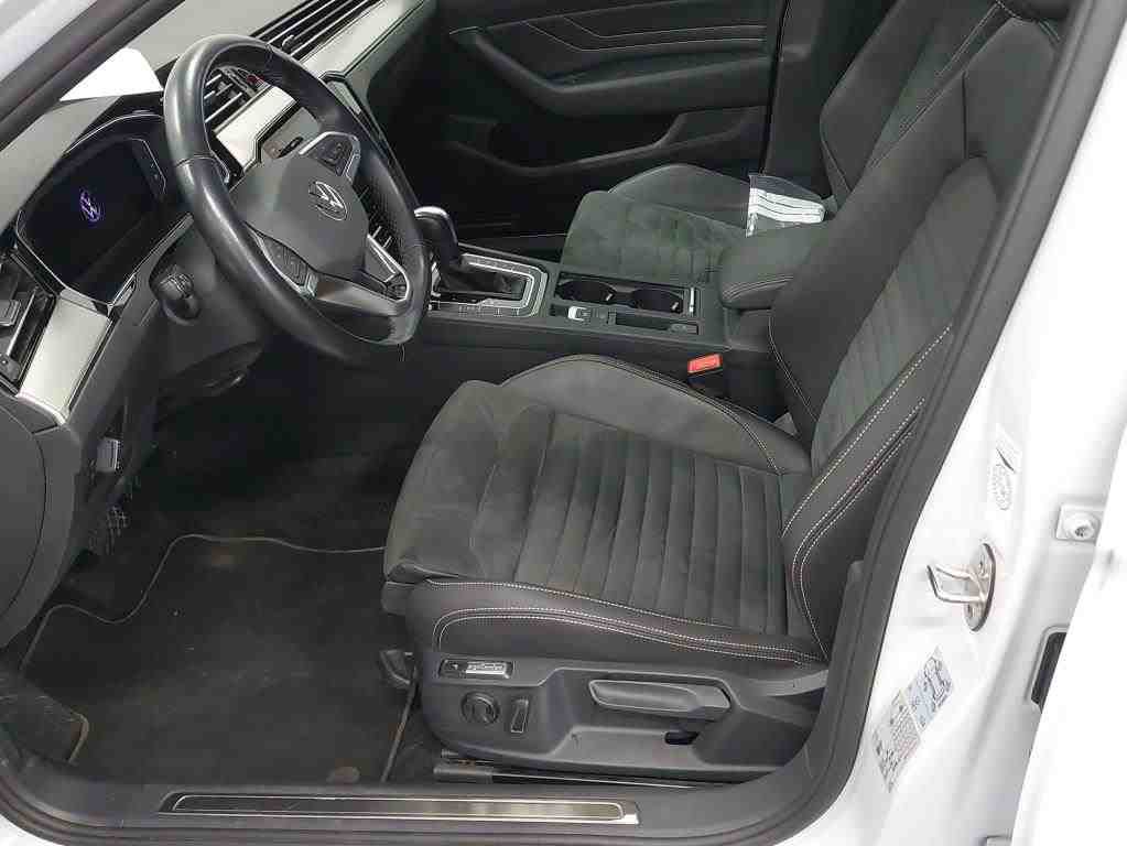 Bild 2: Volkswagen Passat Variant 2.0 TDI DSG ELEGANCE STANDHZG PANO AHK