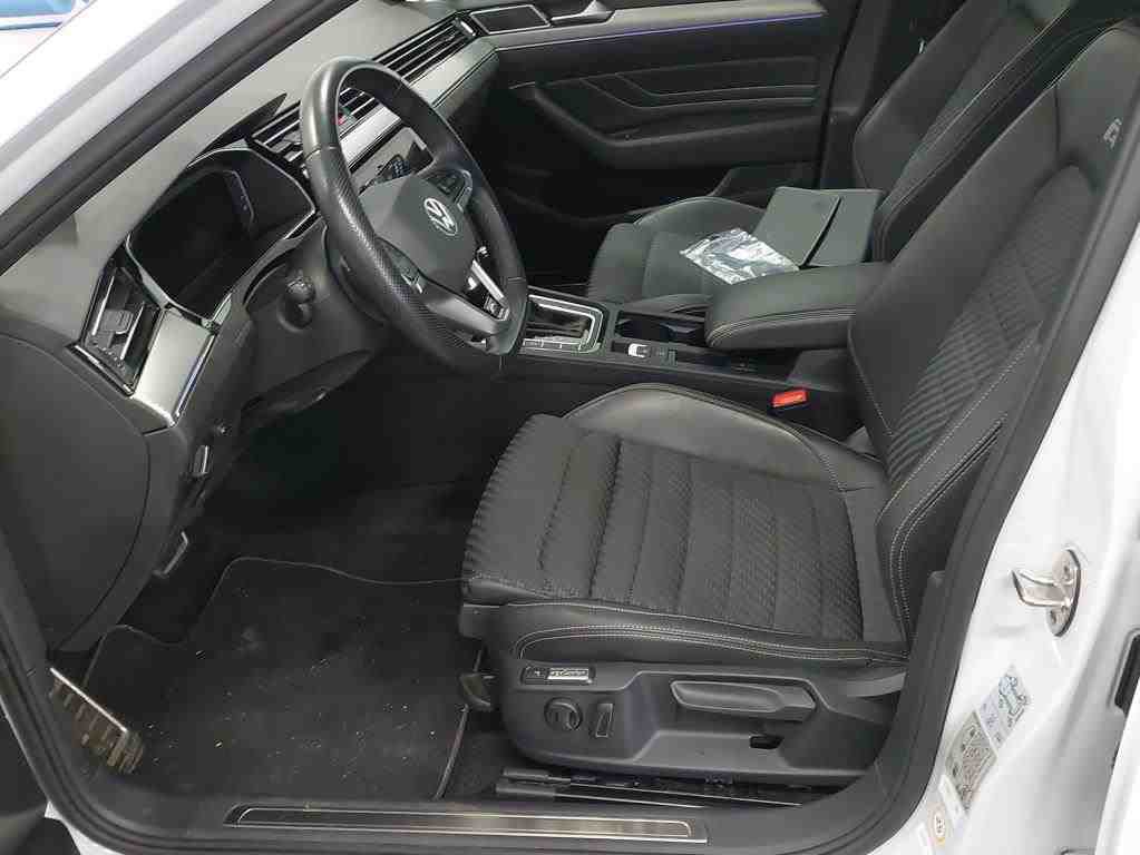 Bild 2: Volkswagen Passat Variant 2.0 TDI DSG BUSINESS PANO STDHZG AHK IQ.LIGHT