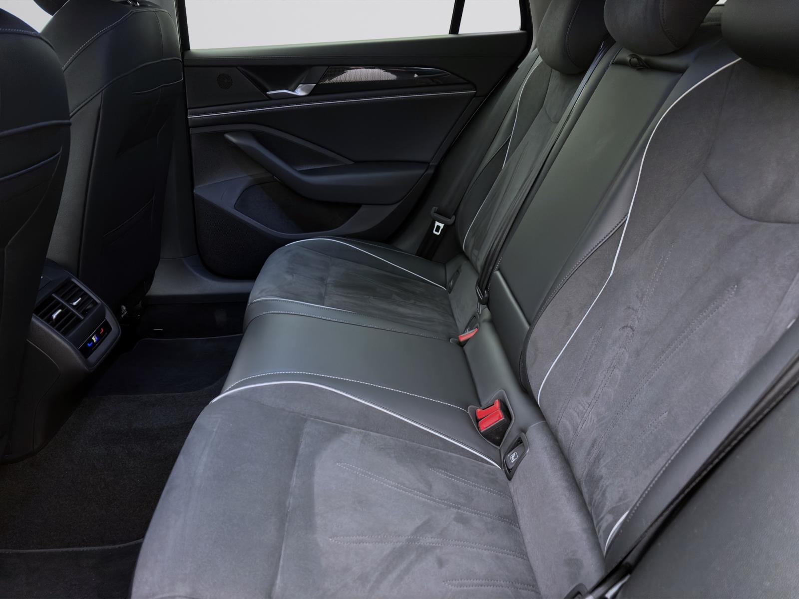 Bild 14: Volkswagen Passat Variant 1.5 eTSI DSG BUSINESS AHK NAVI KAMERA SITZHZG