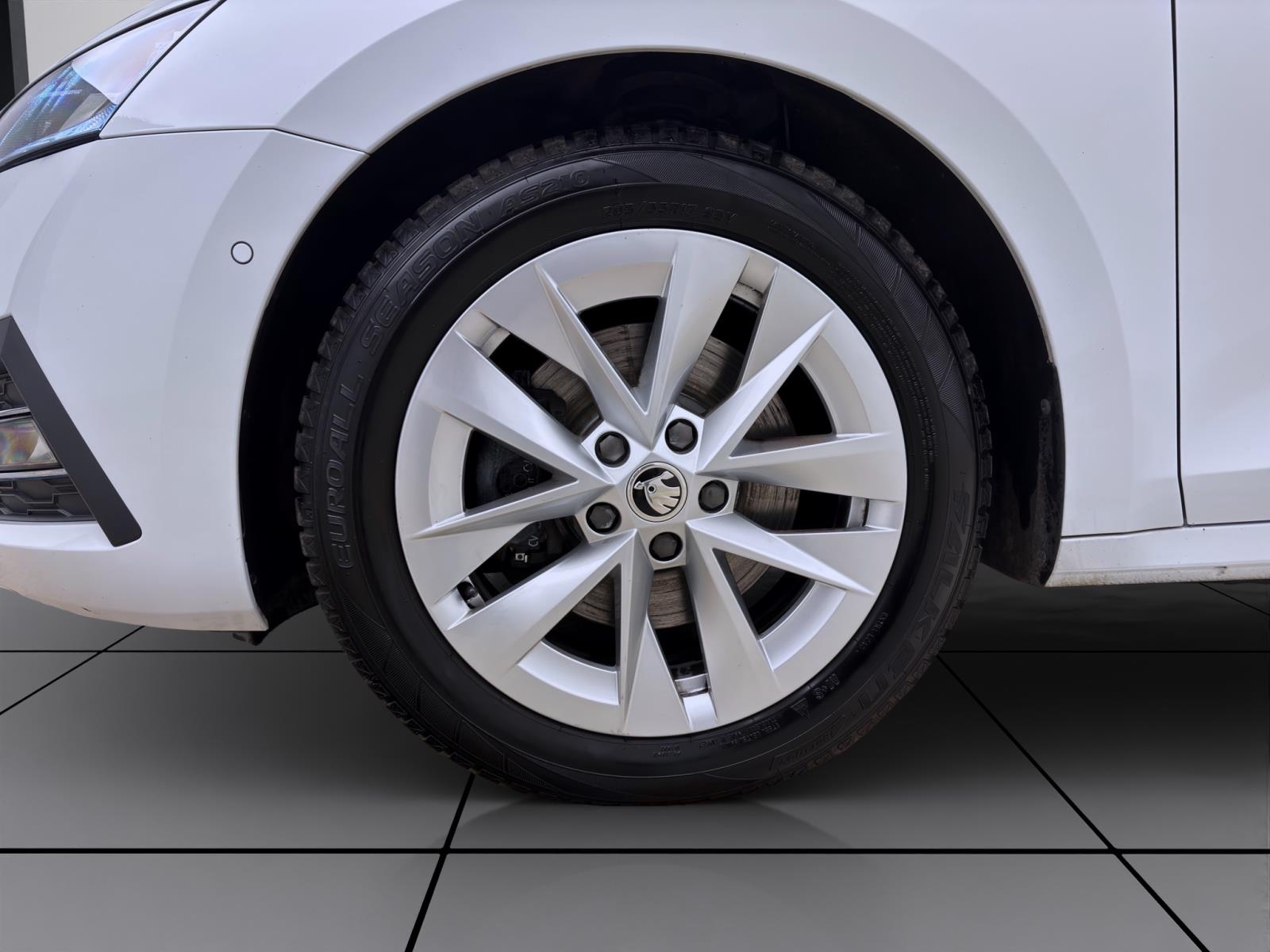 Bild 7: Skoda Octavia Combi 1.5 TSI FIRST EDITION PANO MATRIX NAVI KAMERA