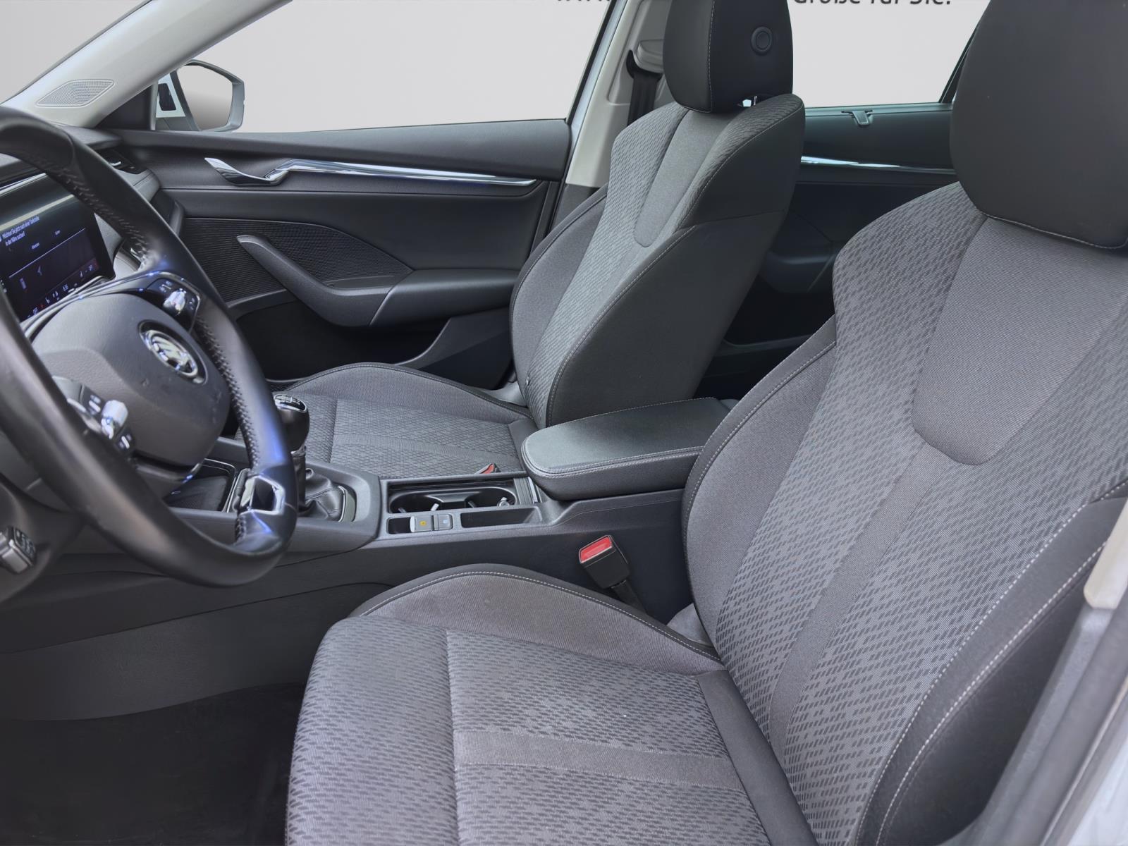 Bild 8: Skoda Octavia Combi 1.5 TSI FIRST EDITION PANO MATRIX NAVI KAMERA