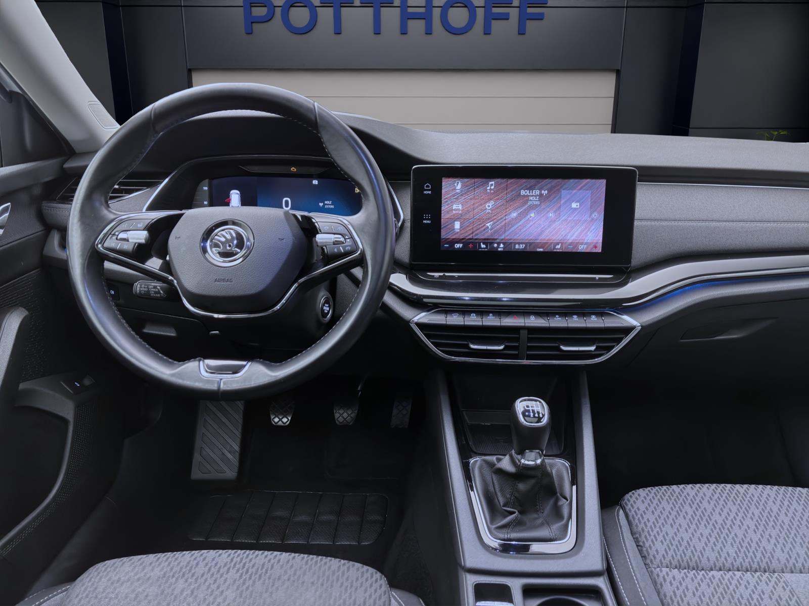 Bild 12: Skoda Octavia Combi 1.5 TSI FIRST EDITION PANO MATRIX NAVI KAMERA