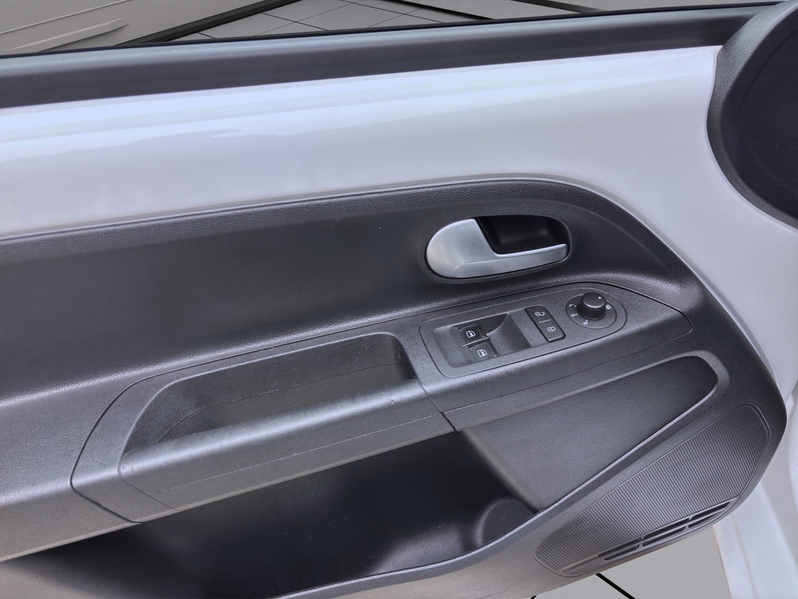 Bild 9: Volkswagen up! 1.0 MPI MOVE UP! KAMERA PDC SITZHG KLIMA