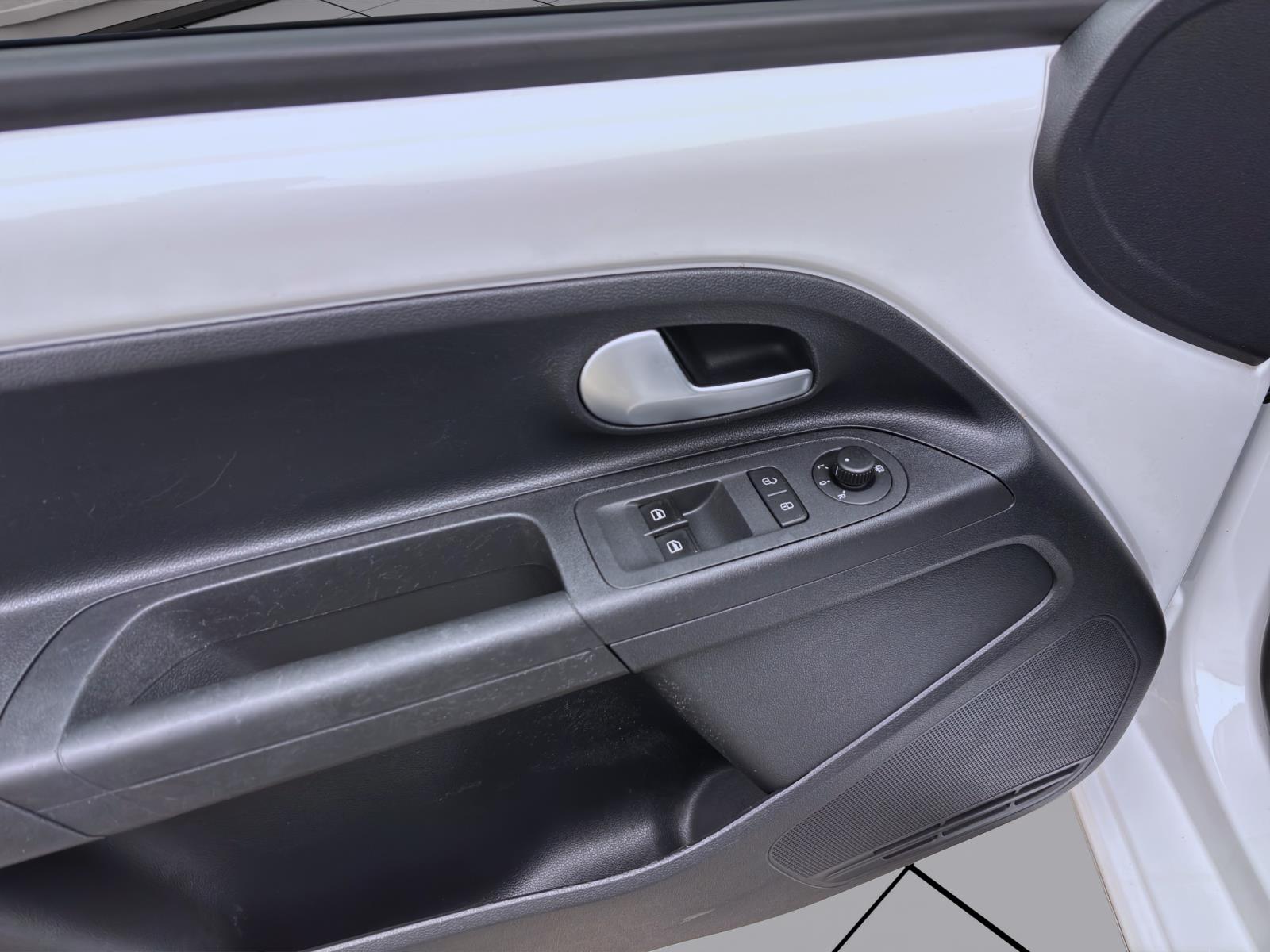 Bild 9: Volkswagen up! 1.0 MPI MOVE UP! KLIMA SITZHZG DAB+