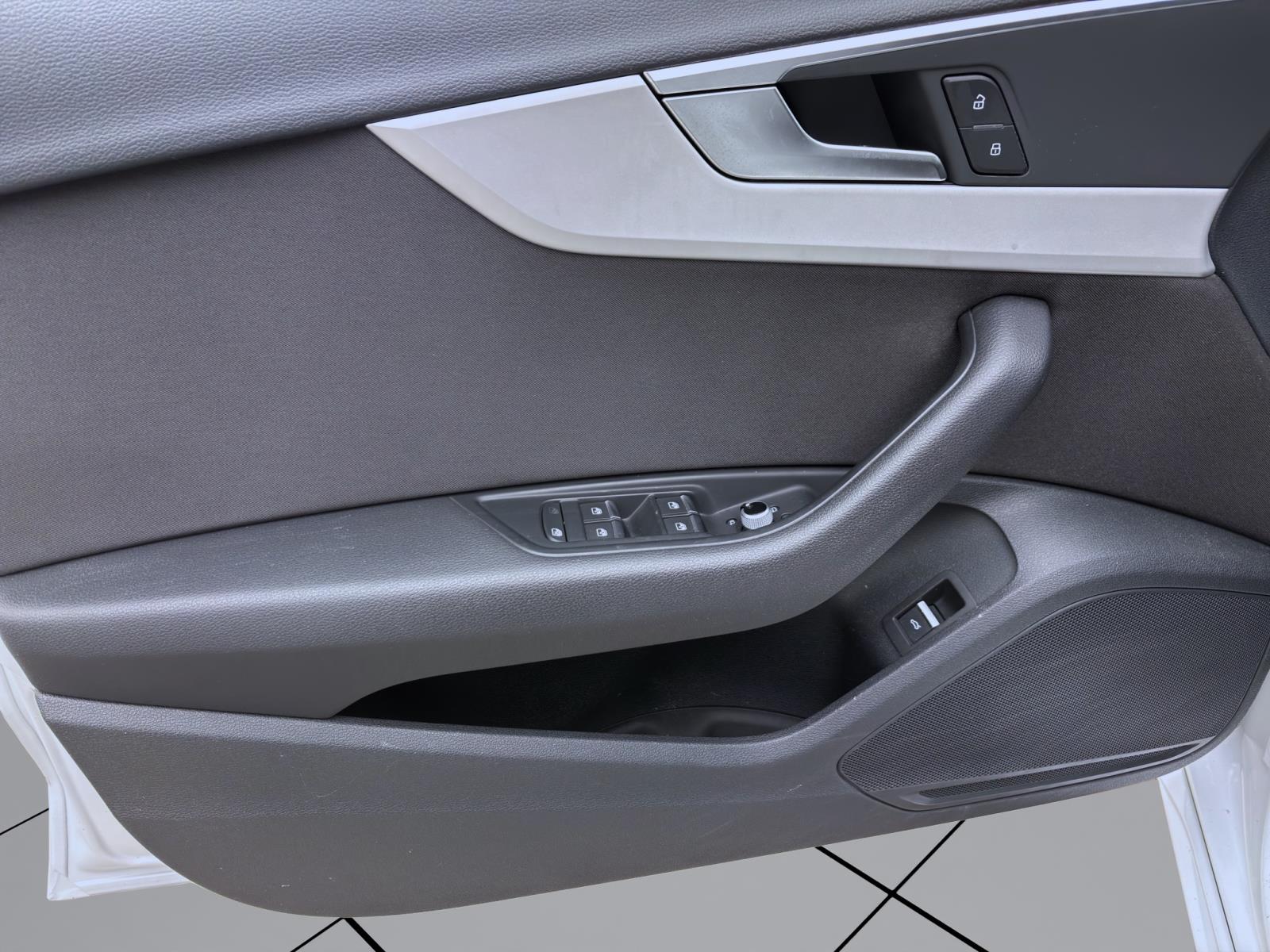 Bild 9: Audi A4 Avant 40 TDI ADVANCED STANDHZG AHK NAVI HuD