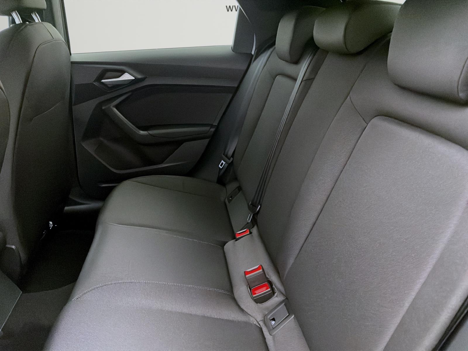 Bild 13: Audi A1 Sportback 25 TFSI LED PDC KILMA SITZHZG