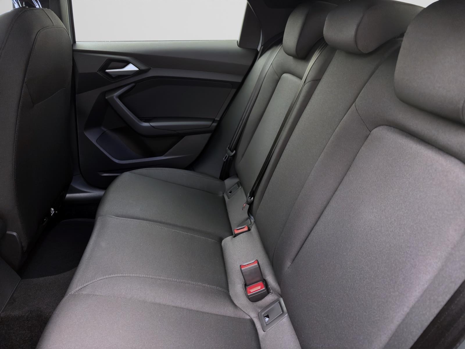 Bild 13: Audi A1 Sportback 25 TFSI PDC SITZHZG KLIMA LED