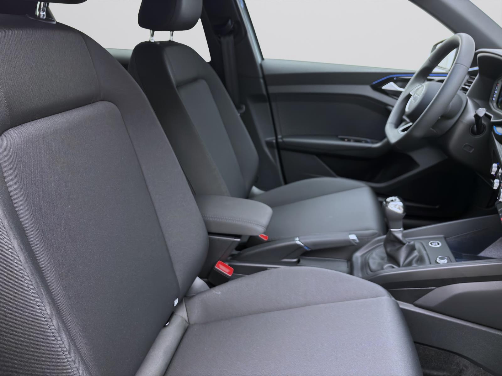 Bild 14: Audi A1 Sportback 25 TFSI PDC SITZHZG KLIMA LED