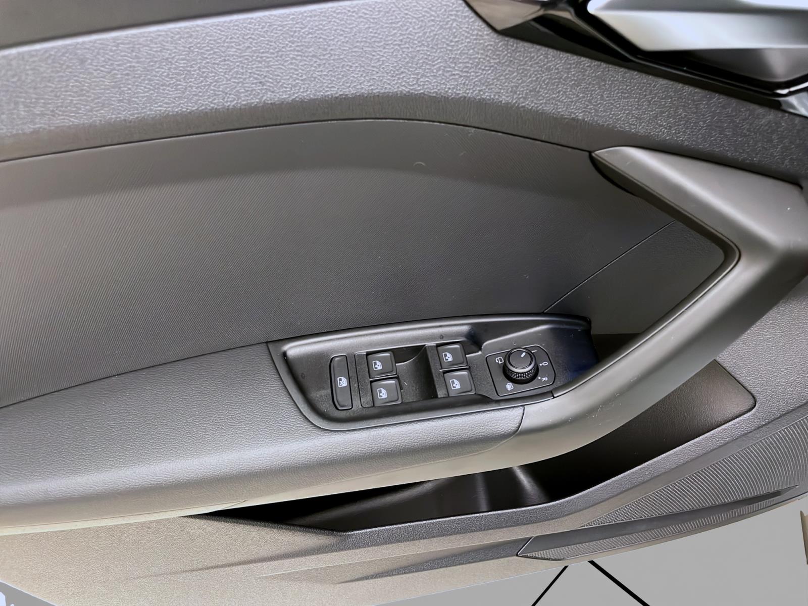 Bild 9: Audi A1 Sportback 25 TFSI PDC SITZHZG KLIMA LED