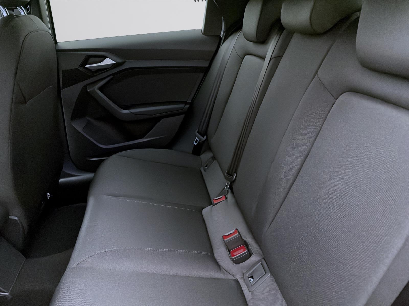 Bild 13: Audi A1 Sportback 25 TFSI PDC SITZHZG KLIMA LED