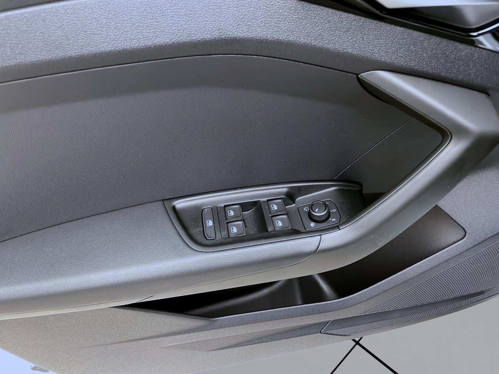 Bild 9: Audi A1 Sportback 25 TFSI PDC SITZHZG KLIMA LED