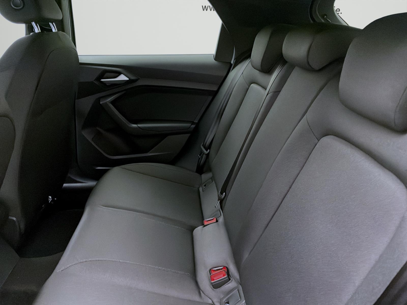 Bild 13: Audi A1 Sportback 25 TFSI PDC SITZHZG KLIMA LED