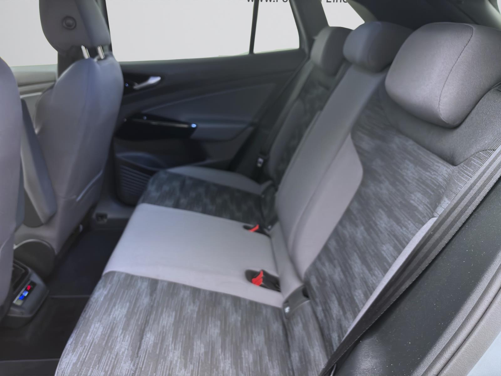 Bild 13: Volkswagen ID.4 PURE PERFORMANCE NAVI IQ.LIGHT PDC SITZHZG LM19