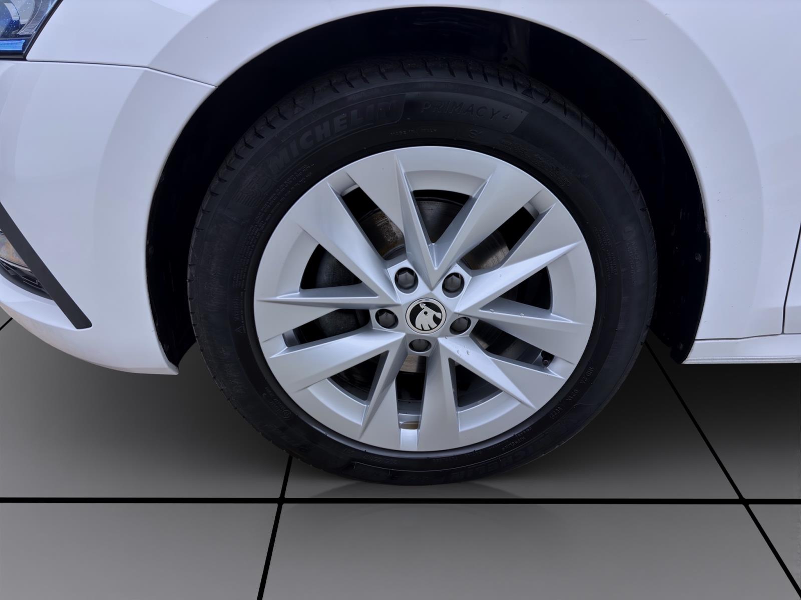 Bild 7: Skoda Octavia Combi 2.0 TDI STYLE NAVI PDC SITZHZG ACC LM17