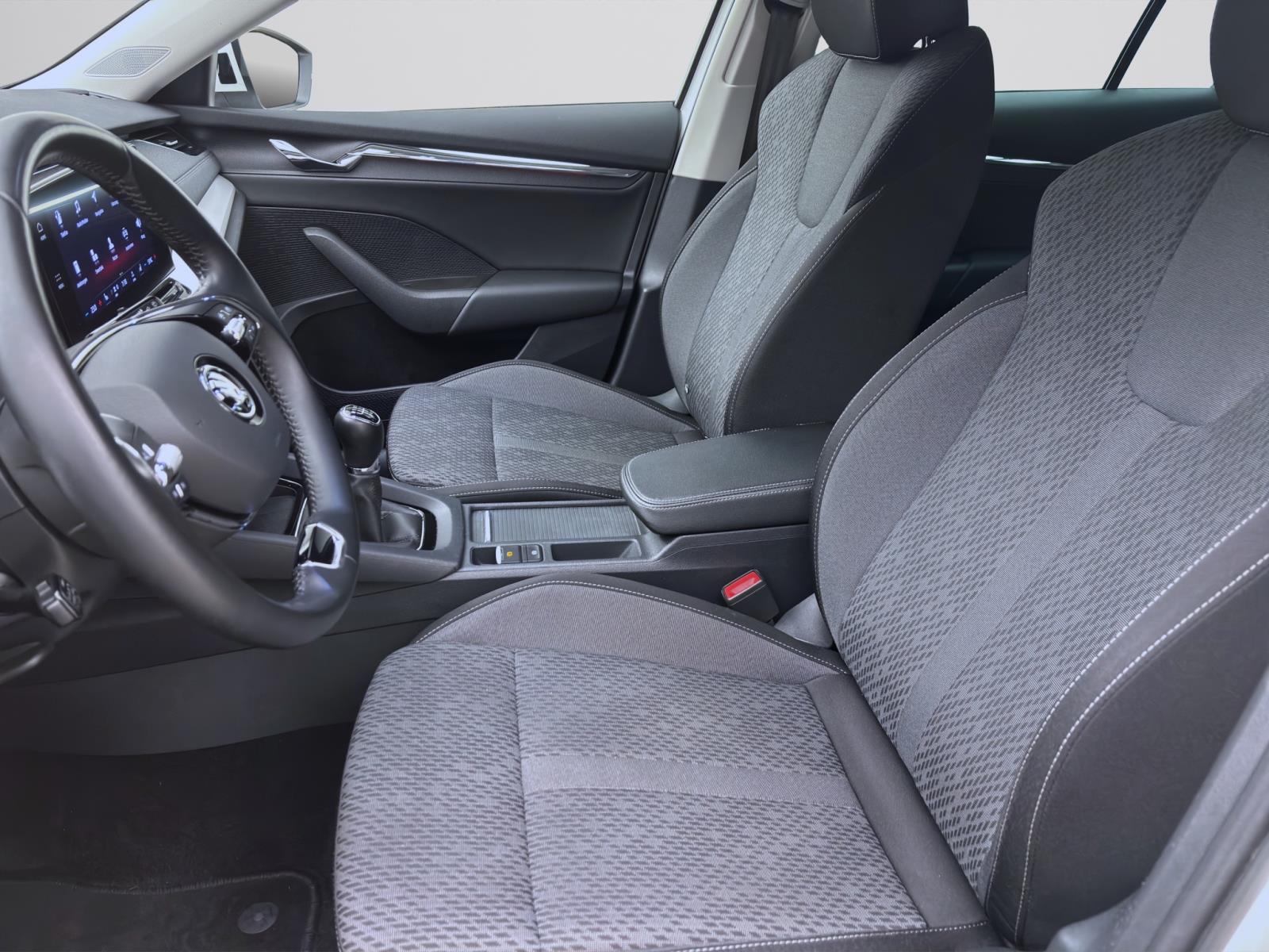 Bild 8: Skoda Octavia Combi 2.0 TDI STYLE NAVI PDC SITZHZG ACC LM17