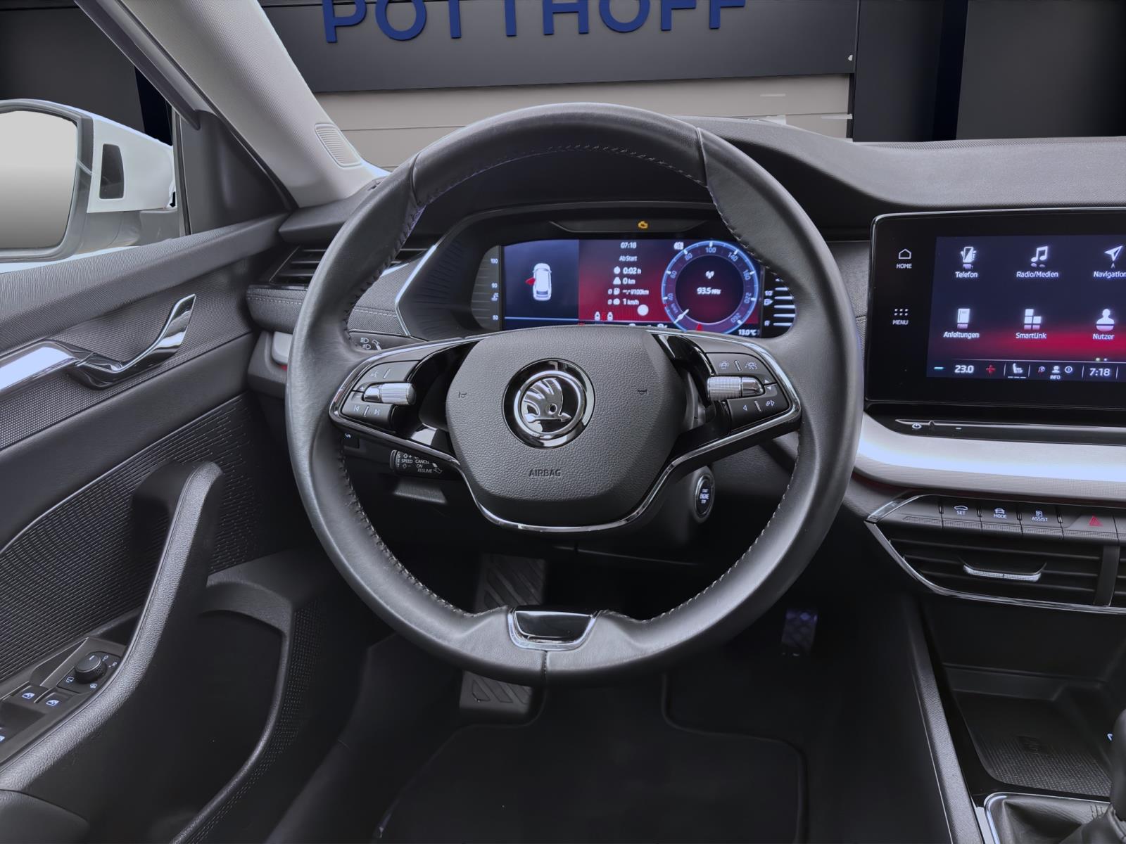 Bild 10: Skoda Octavia Combi 2.0 TDI STYLE NAVI PDC SITZHZG ACC LM17