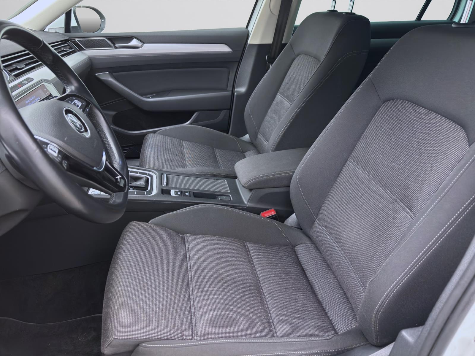 Bild 8: Volkswagen Passat Variant 1.6 TDI DSG COMFORTLINE NAVI ACC PDC KAMERA