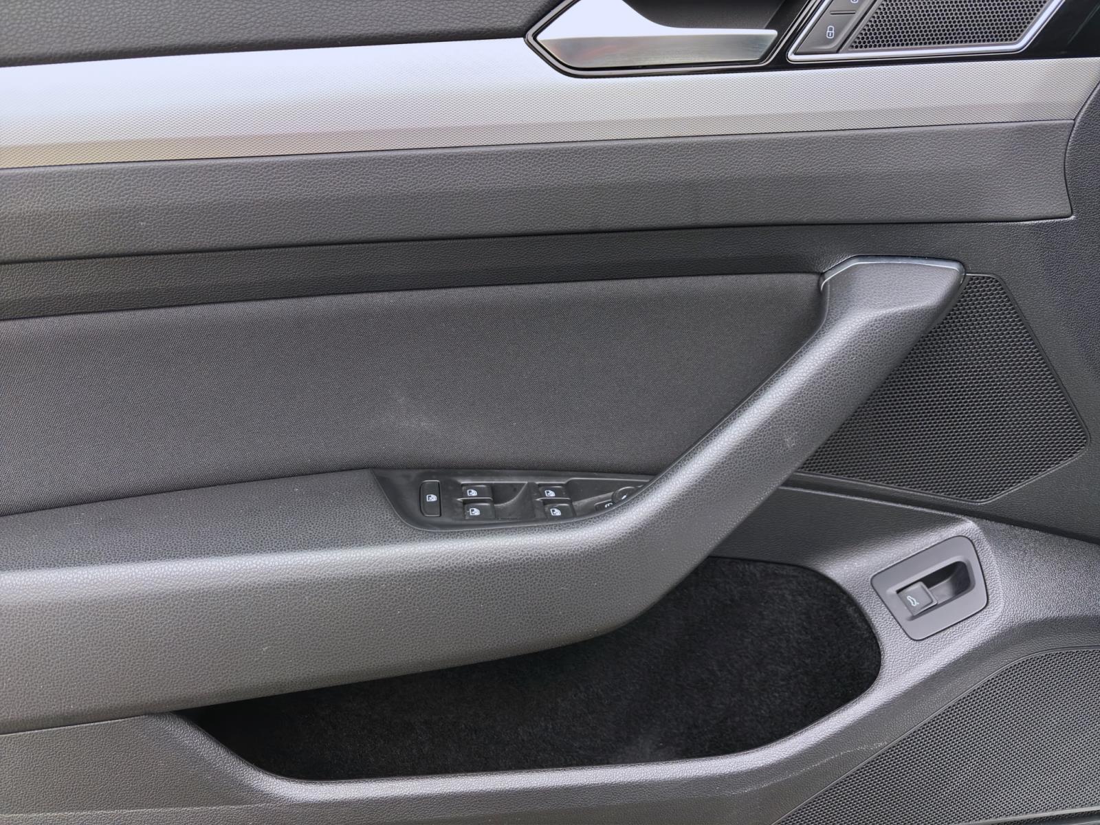 Bild 9: Volkswagen Passat Variant 1.6 TDI DSG COMFORTLINE NAVI ACC PDC KAMERA