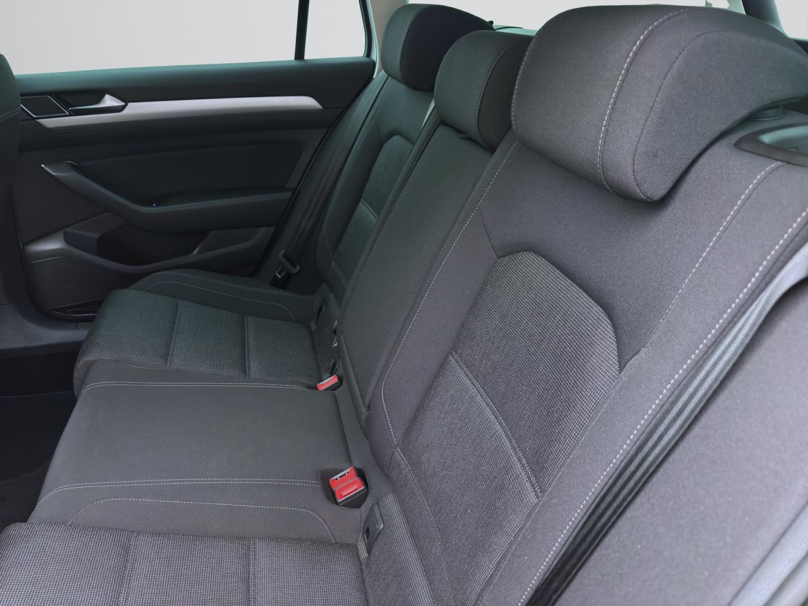 Bild 14: Volkswagen Passat Variant 1.6 TDI DSG COMFORTLINE NAVI ACC PDC KAMERA