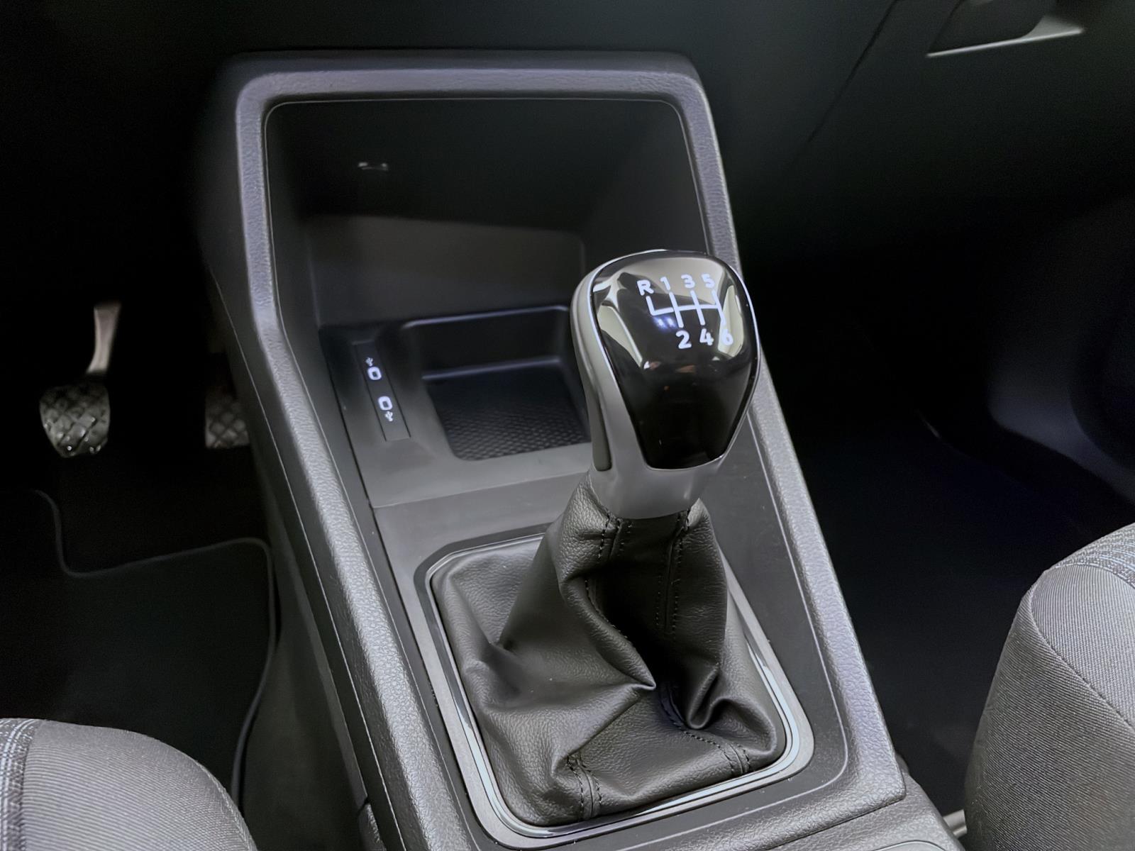 Bild 12: Volkswagen Caddy 2.0 TDI KOMBI KR NAVI PDC KLIMA SHZG