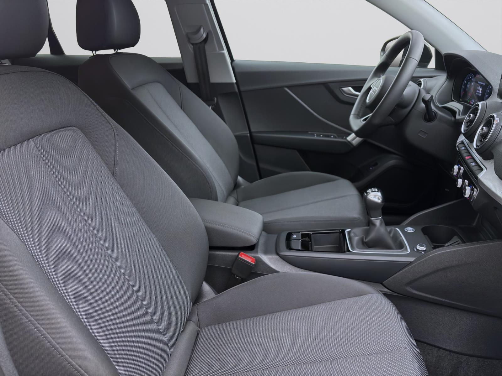 Bild 14: Audi Q2 30 TFSI ADVANCED STDHZG AHK NAVI+ PDC