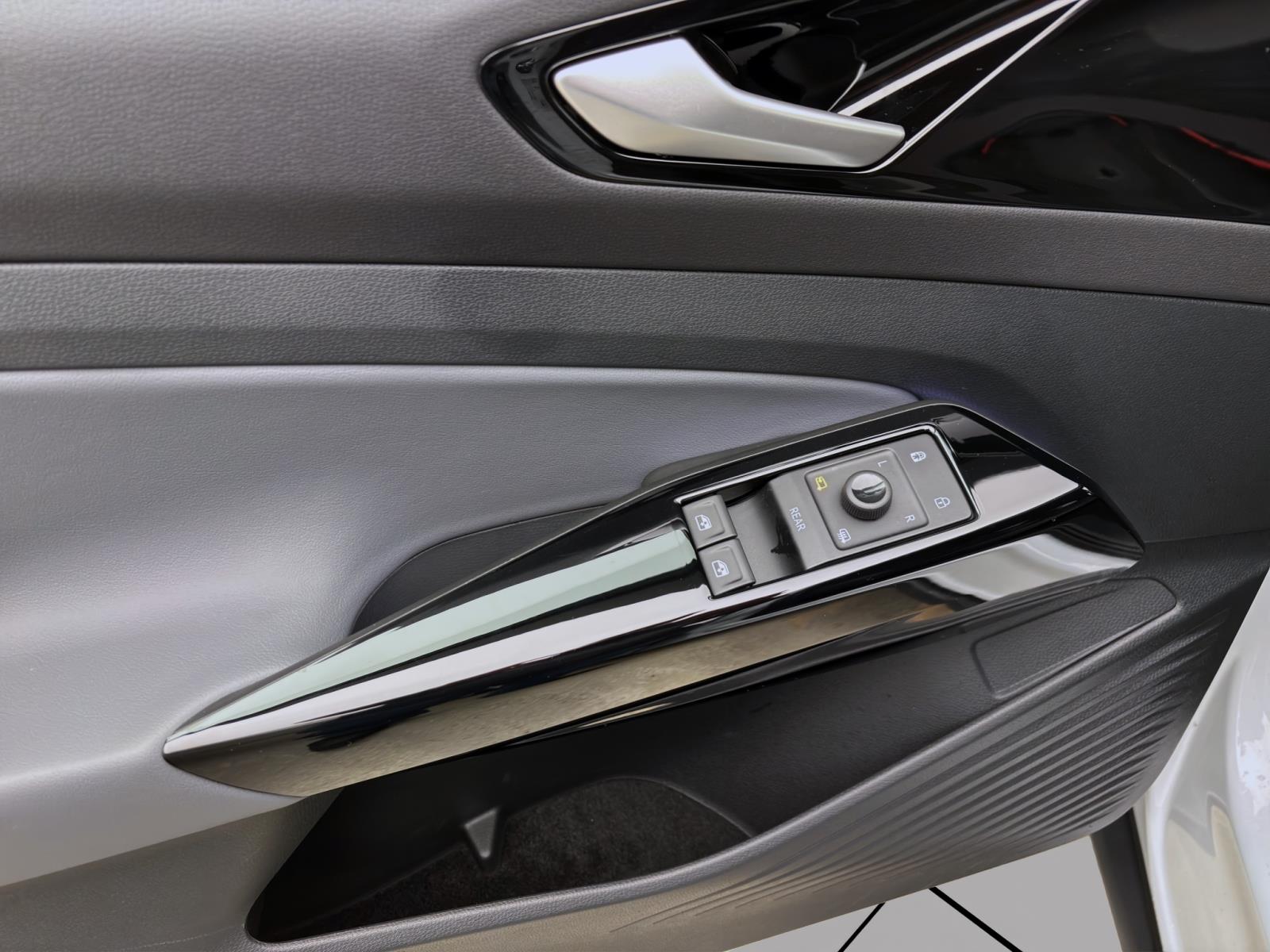 Bild 9: Volkswagen ID.4 PURE PERFORMANCE NAVI IQ.LIGHT PDC SITZHZG LM19