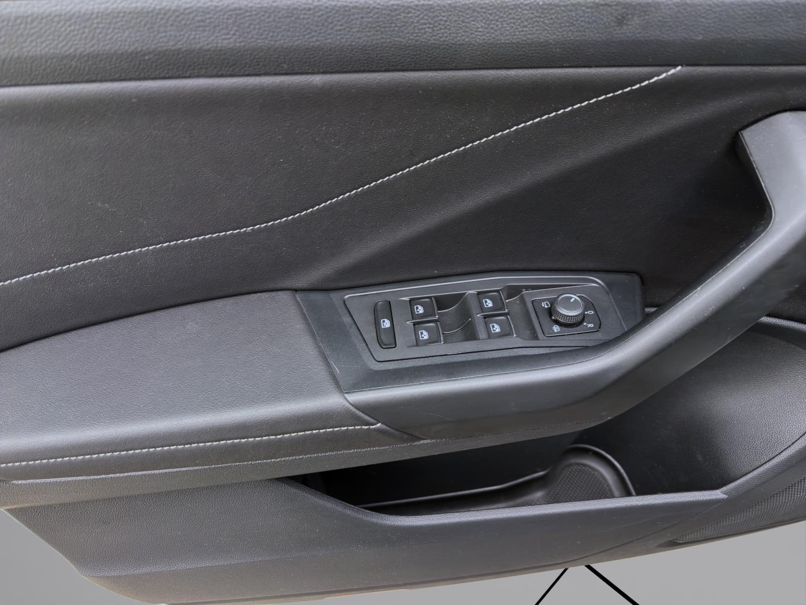 Bild 9: Volkswagen T-Roc 2.0 TDI DSG R-LINE NAVI KAMERA AHK PDC