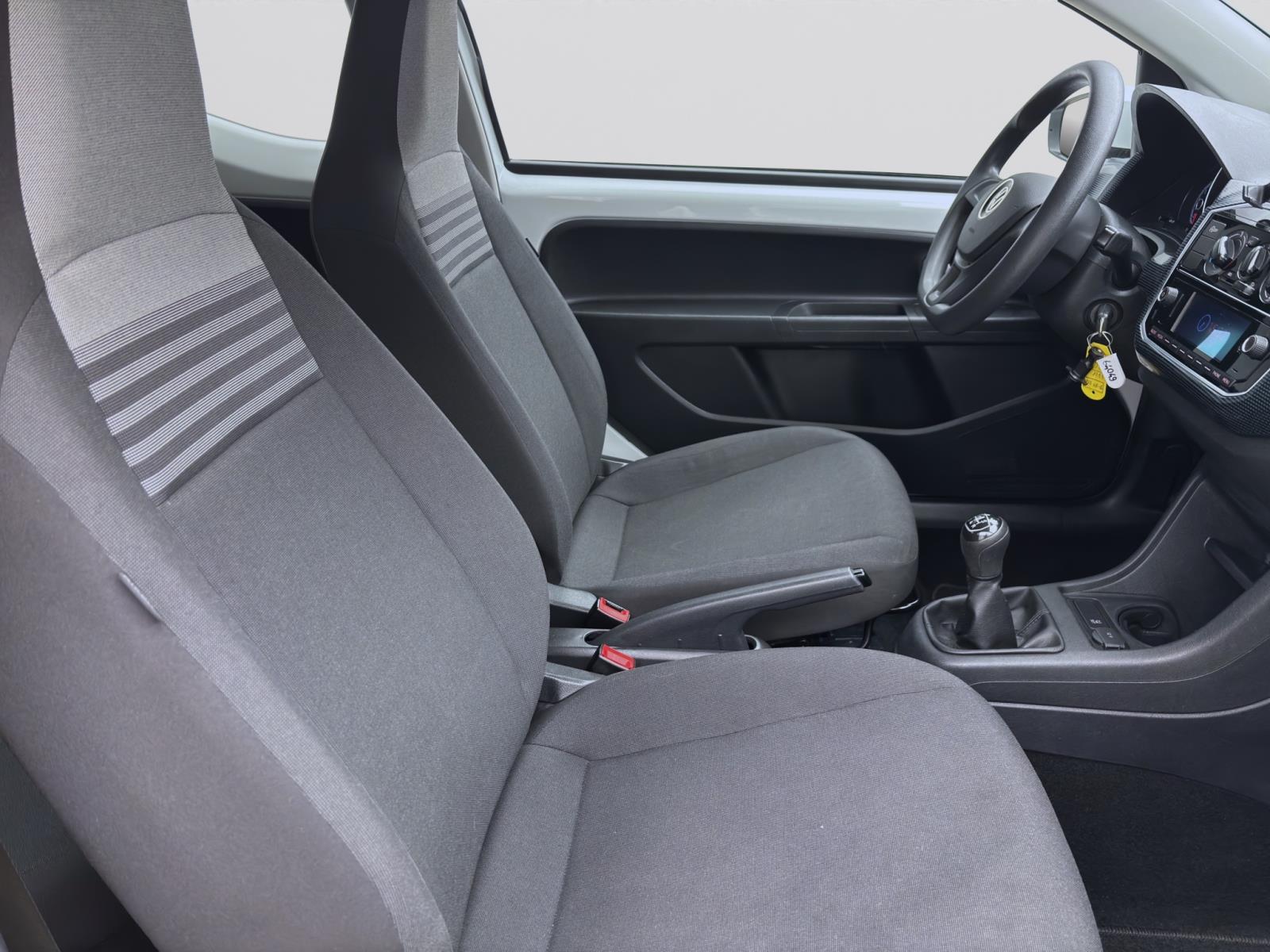 Bild 15: Volkswagen up! 1.0 MPI MOVE UP! KAMEERA PDC SITZHZG DAB+