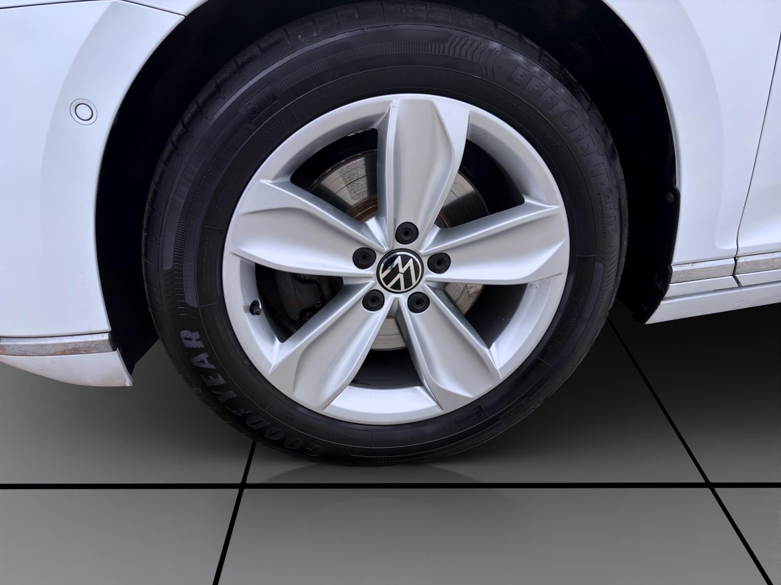 Bild 7: Volkswagen Passat Variant 2.0 TDI DSG ELEGANCE STDHZG AHK PANO NAVI