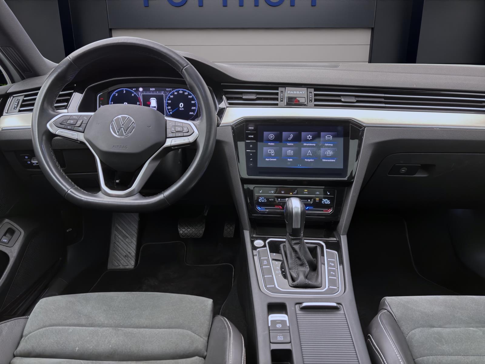 Bild 12: Volkswagen Passat Variant 2.0 TDI DSG ELEGANCE STDHZG AHK PANO NAVI