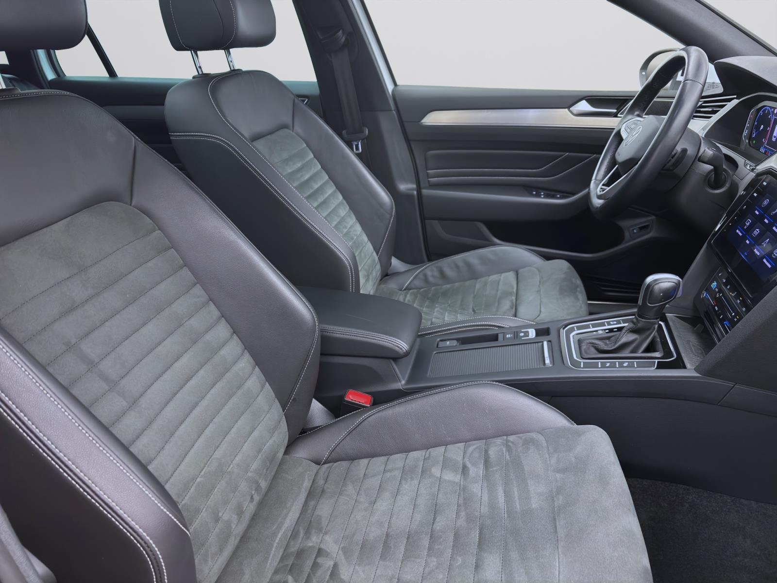 Bild 15: Volkswagen Passat Variant 2.0 TDI DSG ELEGANCE STDHZG AHK PANO NAVI