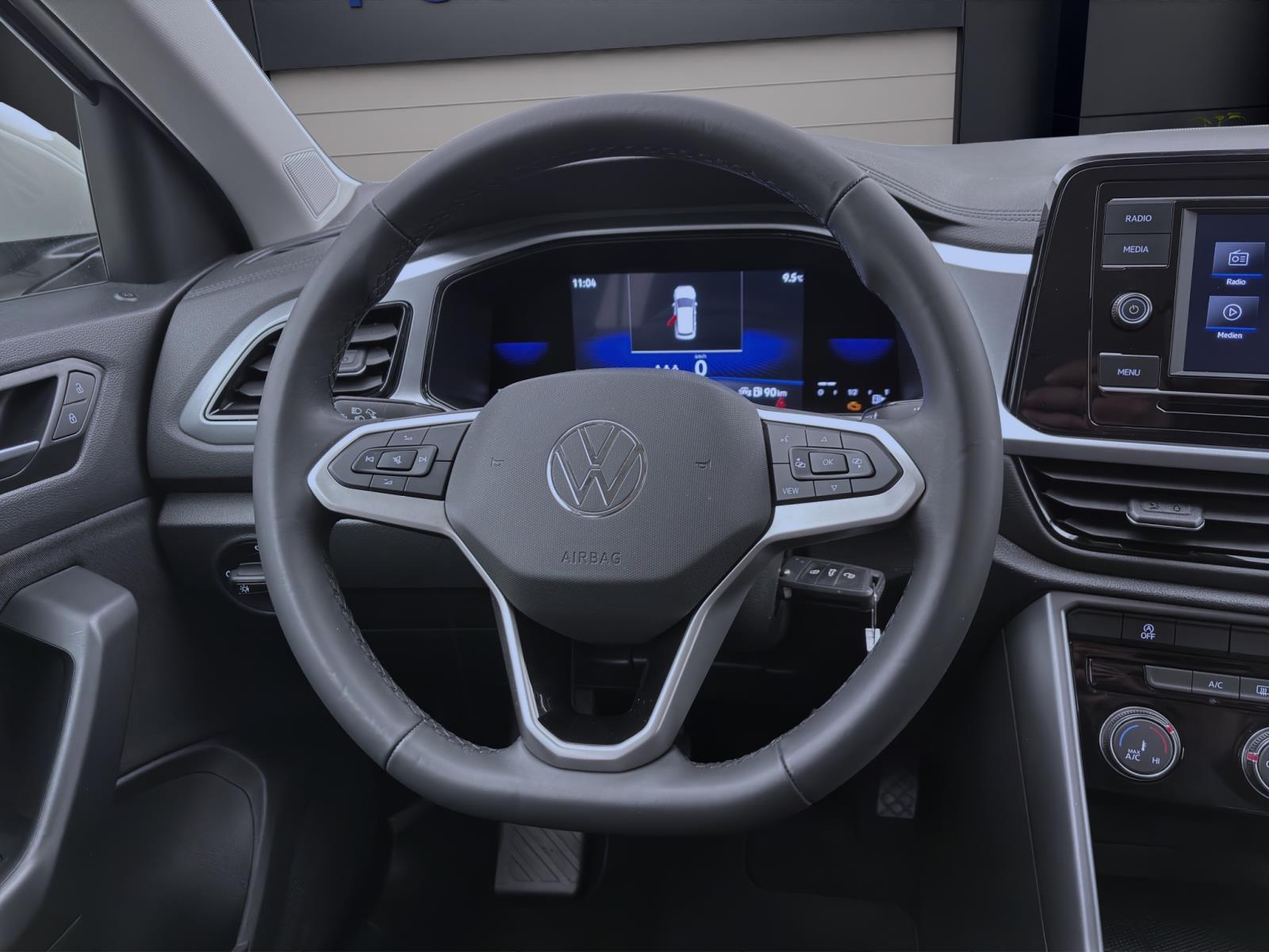 Bild 10: Volkswagen T-Roc 1.0 TSI LIFE PDC LED KLIMA DAB+